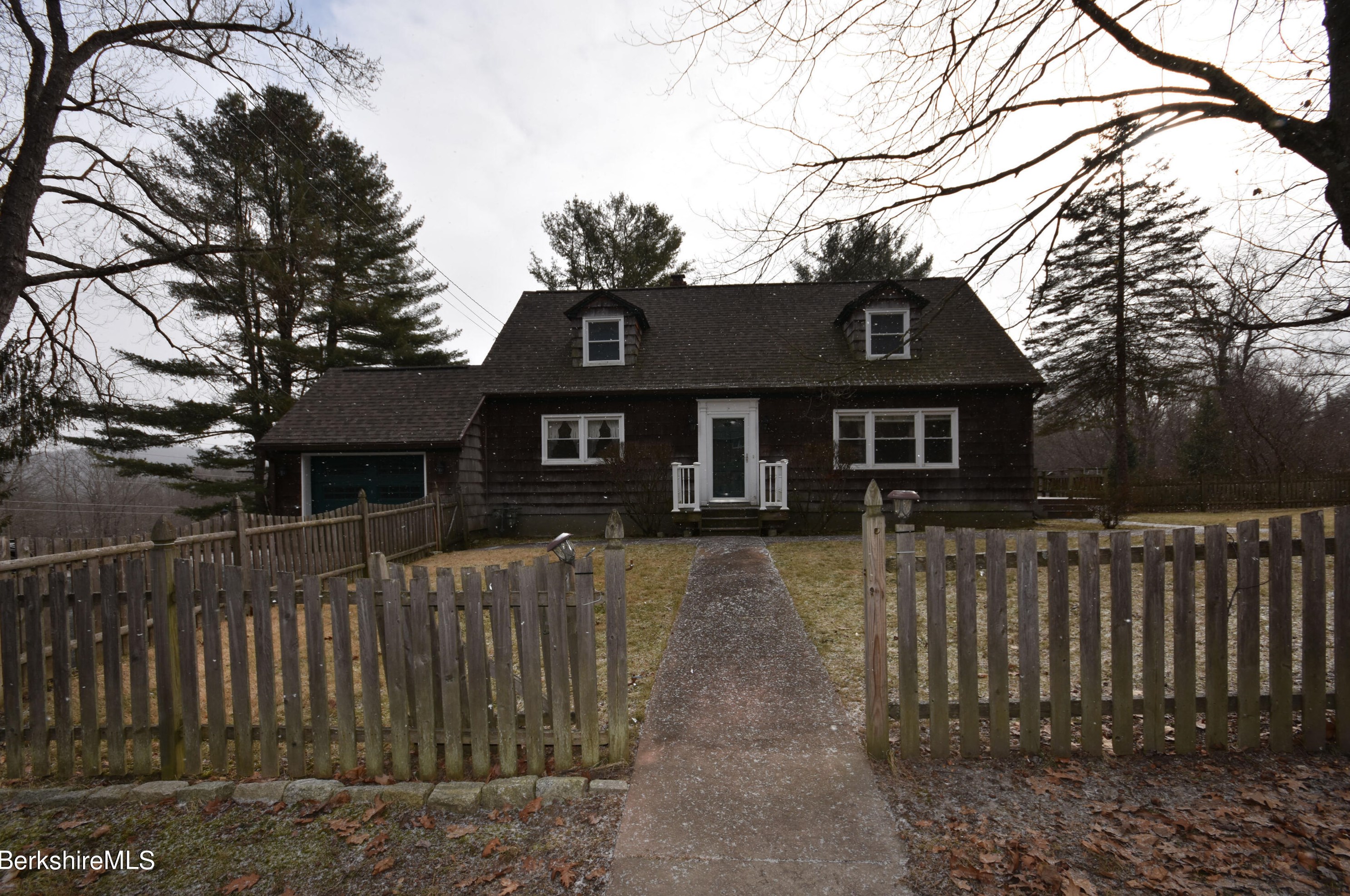 128 Holmes Rd, Lenox, MA 01240