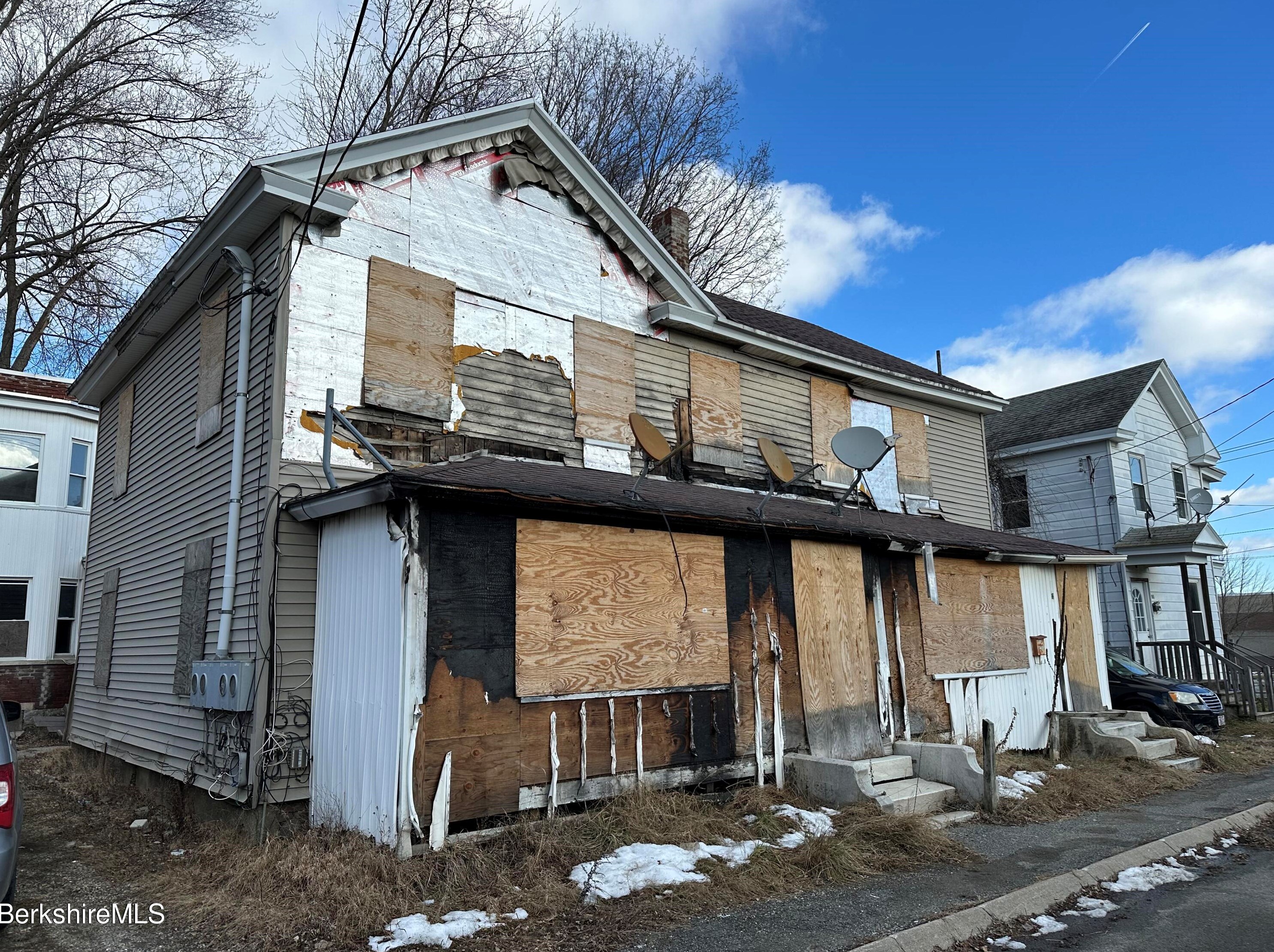 89 Orchard St, Pittsfield MA  01201-4828 exterior