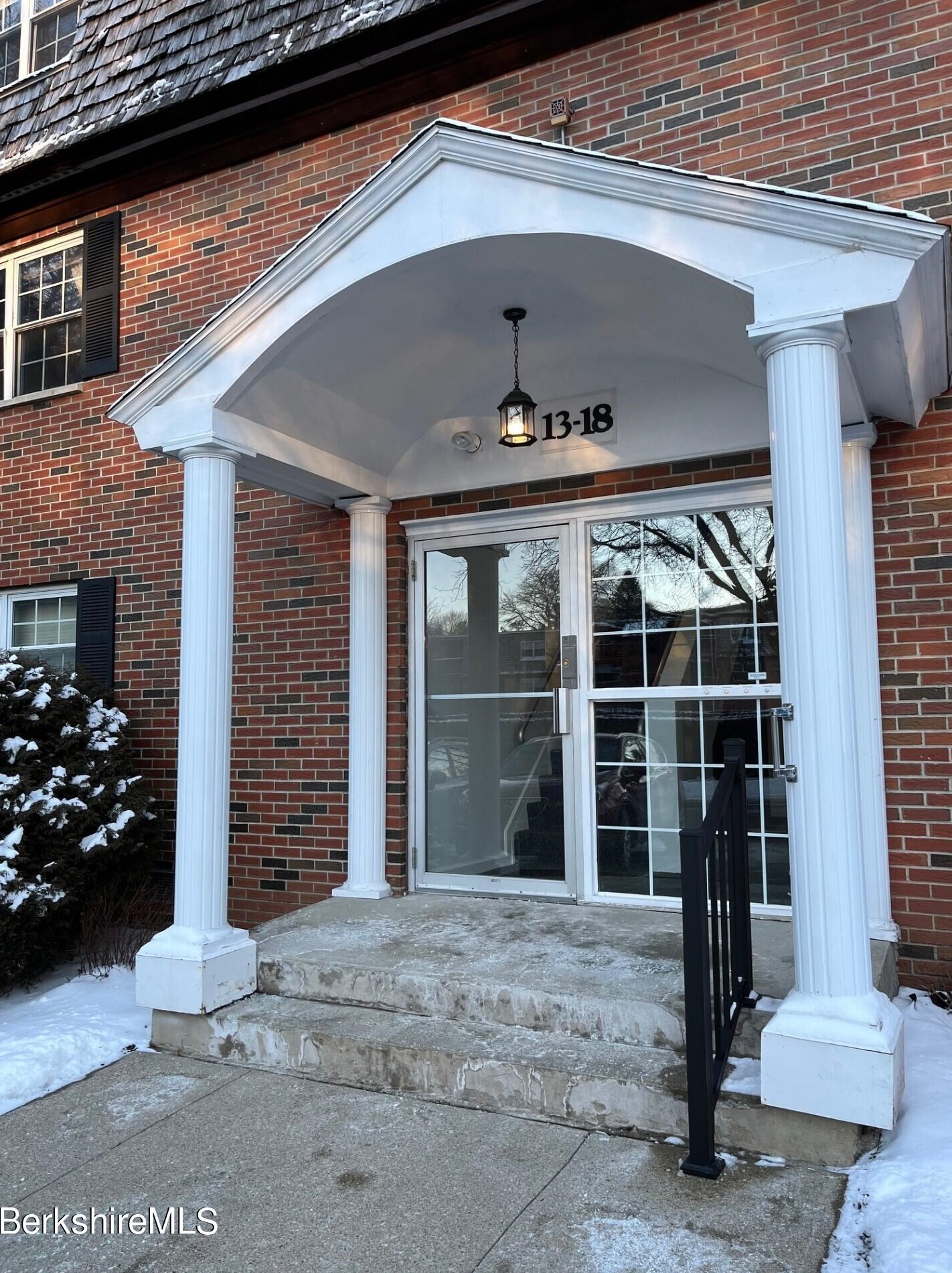 260 Pittsfield Rd ##f-17, Lenox, MA 01240