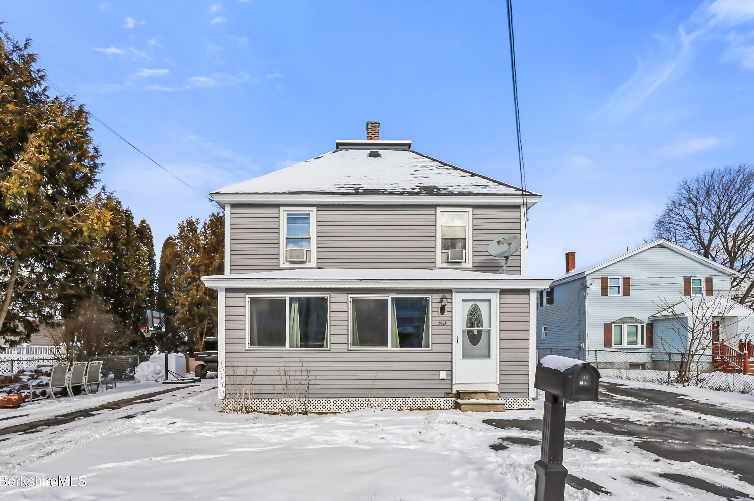 80 Plinn St, Pittsfield, MA 01201-2653