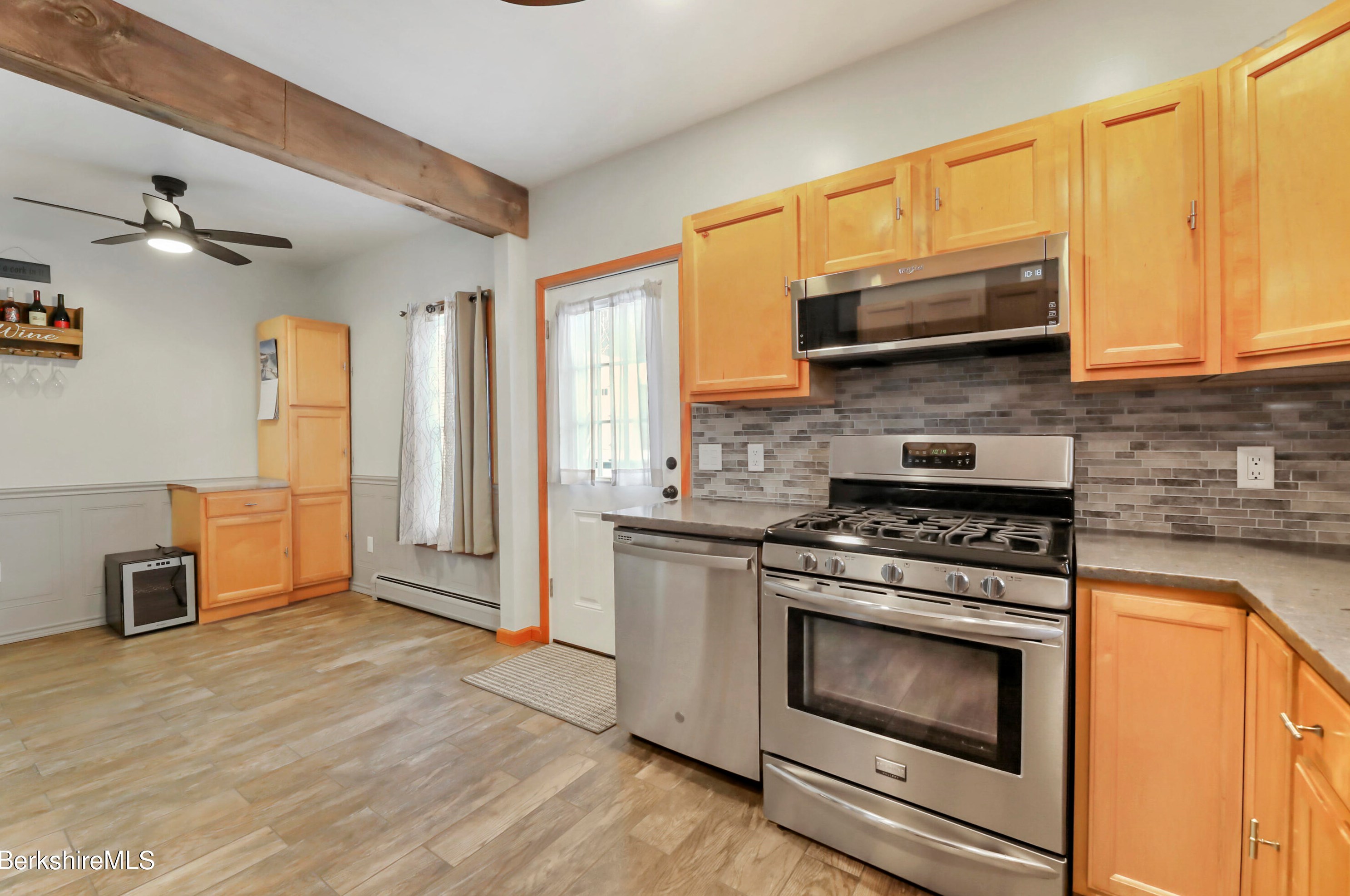 35 Whitman St, Clarksburg MA 01247-3818 exterior