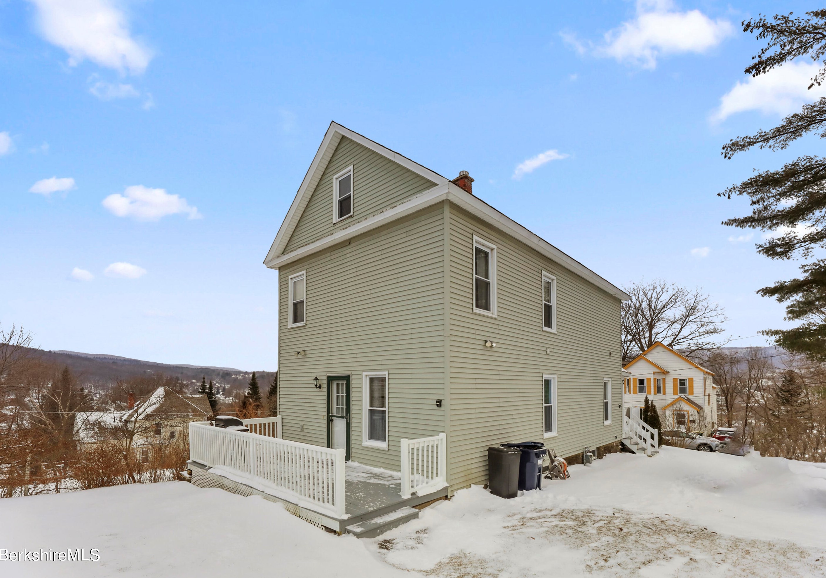 35 Whitman St, Clarksburg MA 01247-3818 exterior