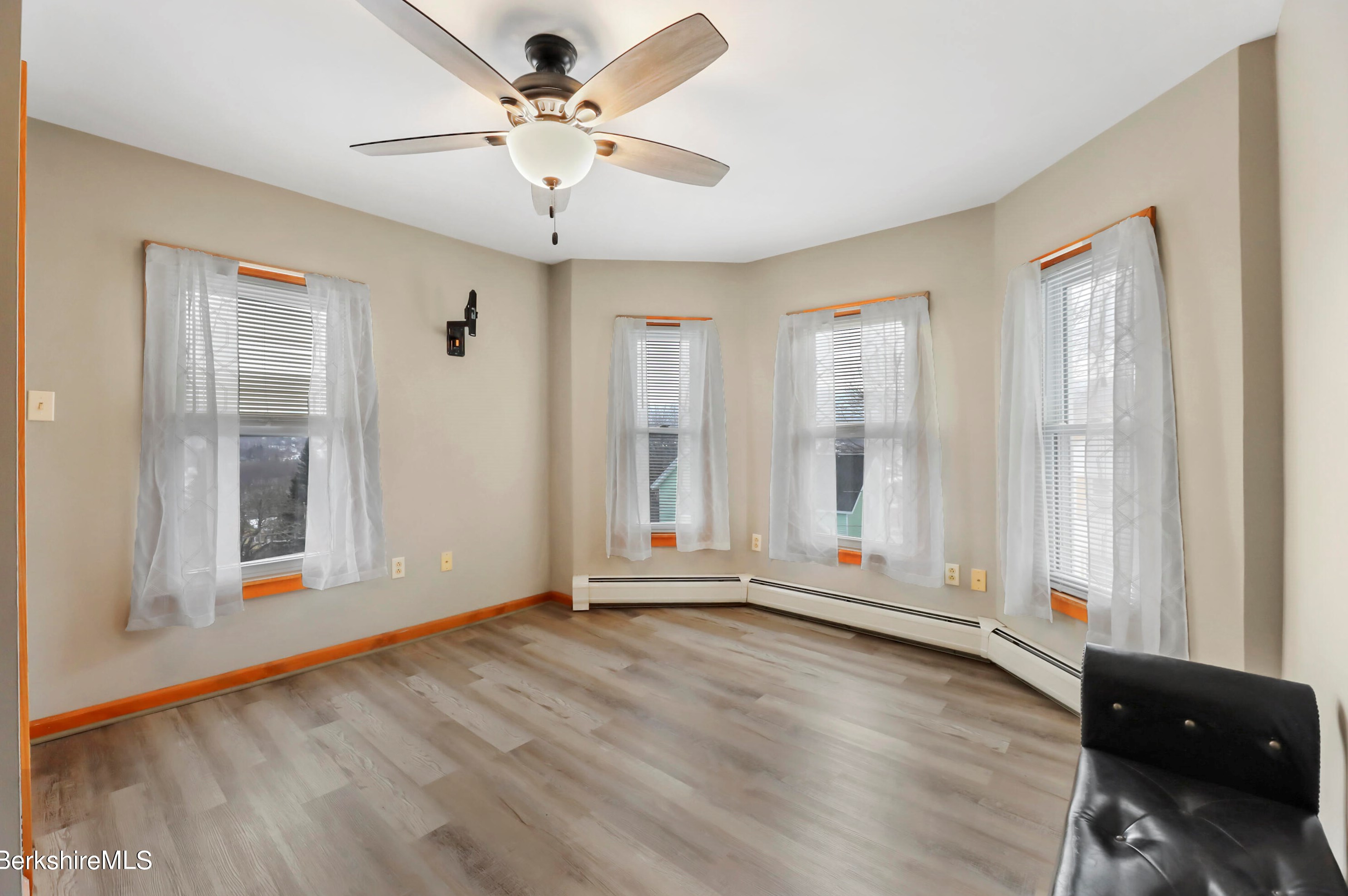 35 Whitman St, Clarksburg MA 01247-3818 exterior