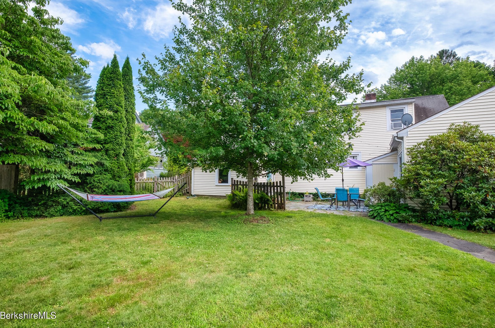 21 Berkshire Dr, Williamstown MA  01267-2517 exterior