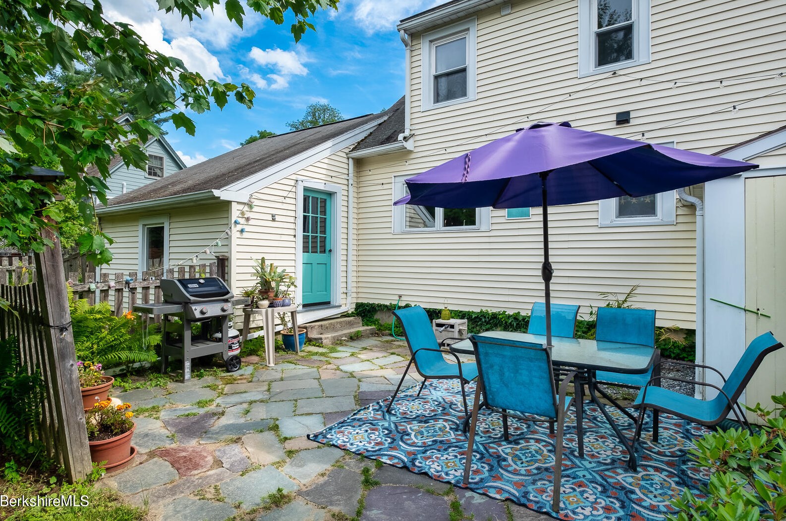 21 Berkshire Dr, Williamstown, MA 01267