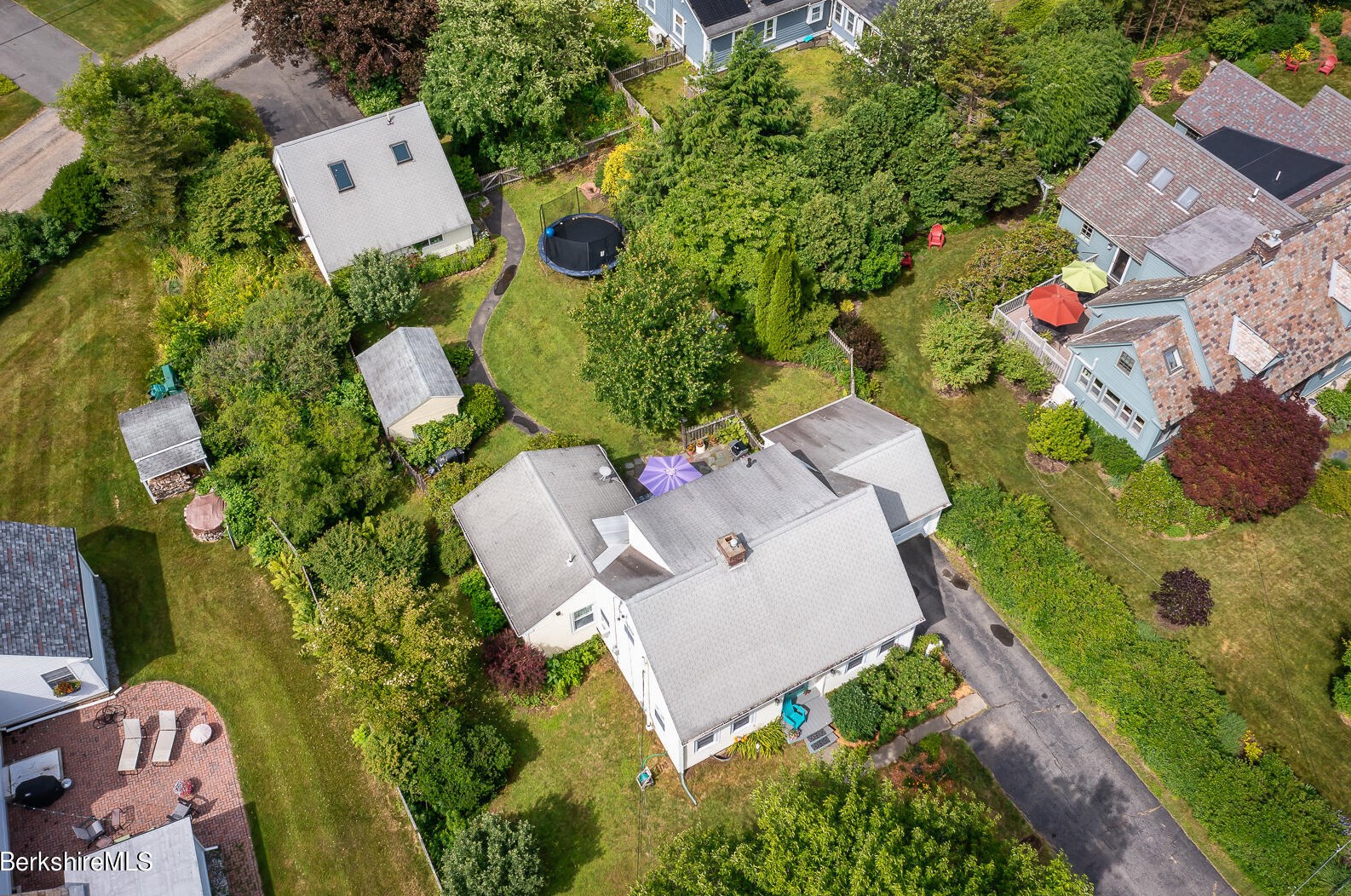 21 Berkshire Dr, Williamstown MA  01267-2517 exterior