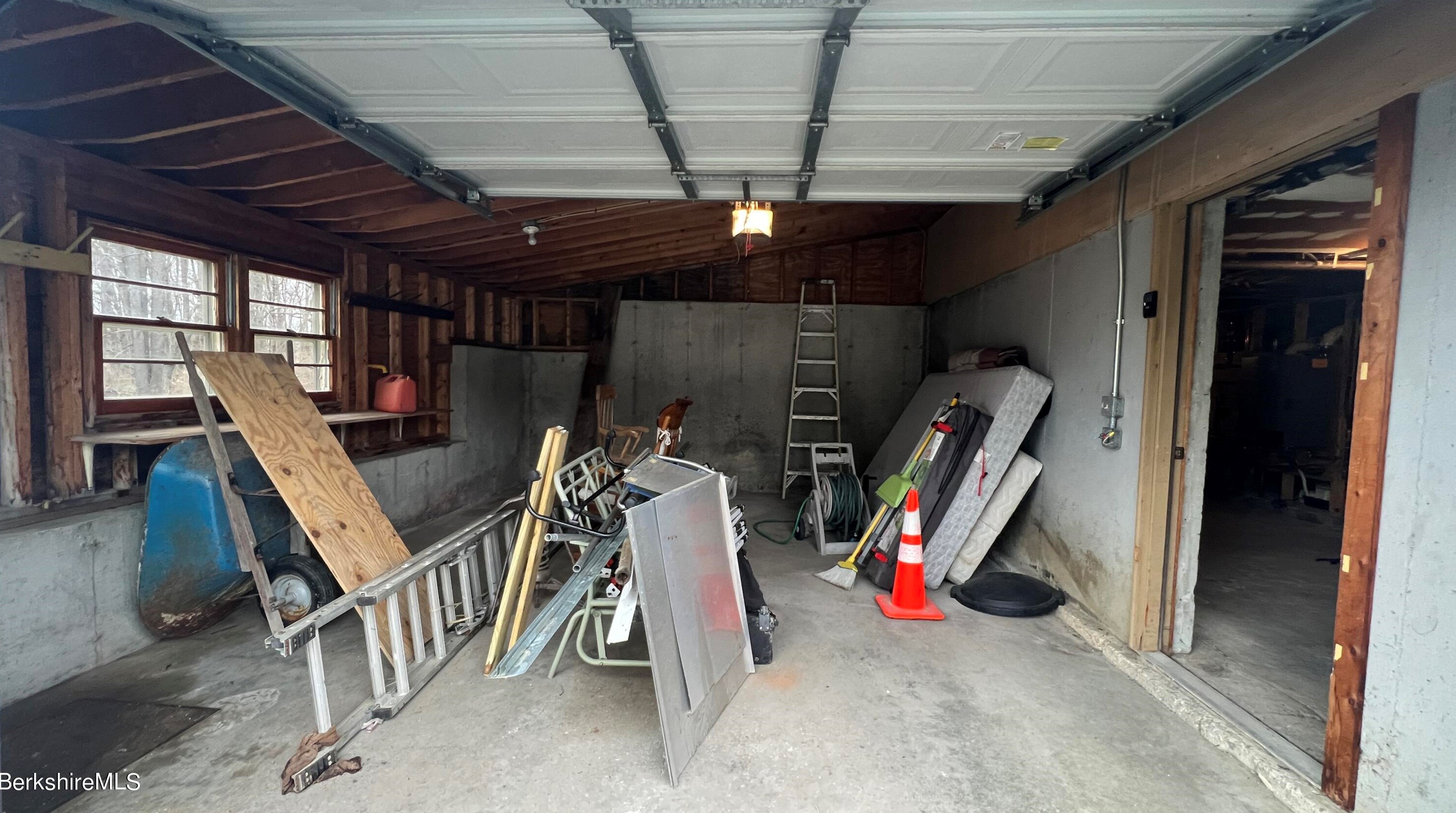 263 Walker St, Clarksburg MA 01247-2868 exterior