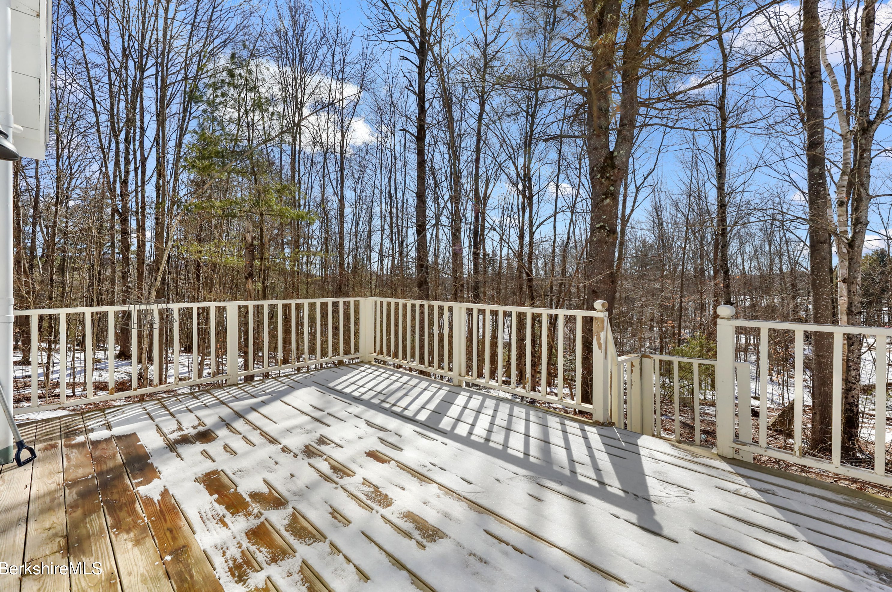 318 George Schnopp Rd, Peru MA  01235-9476 exterior