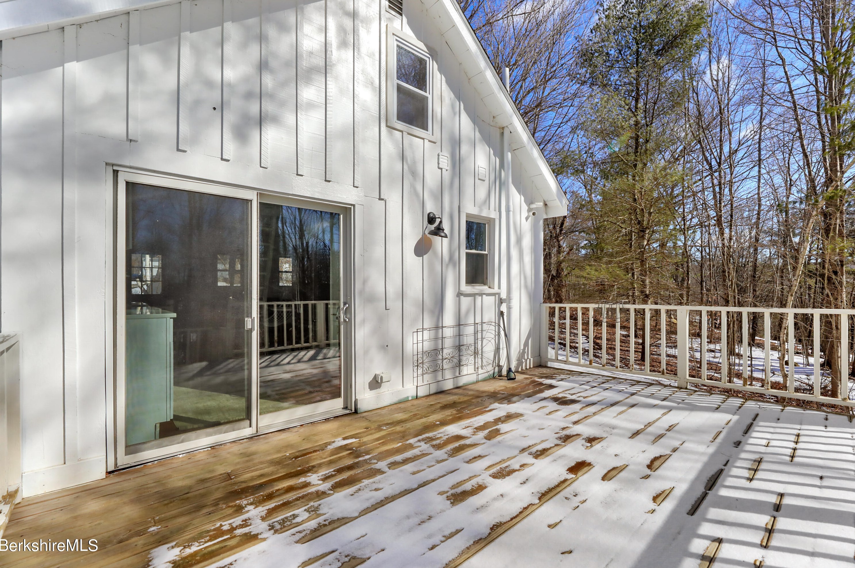 318 George Schnopp Rd, Peru MA  01235-9476 exterior