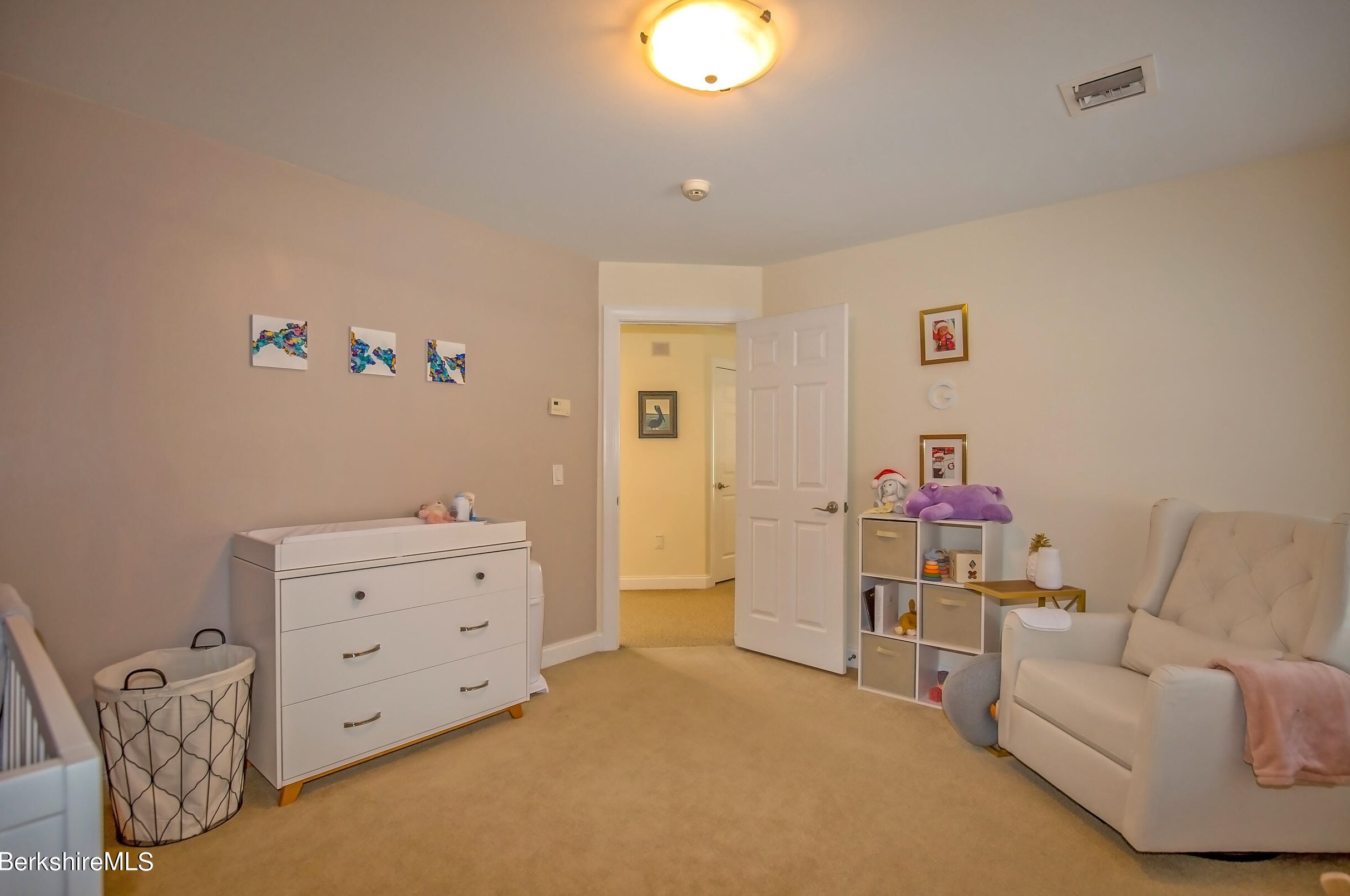 77 Alpine Trl, Pittsfield MA 01201-8844 exterior