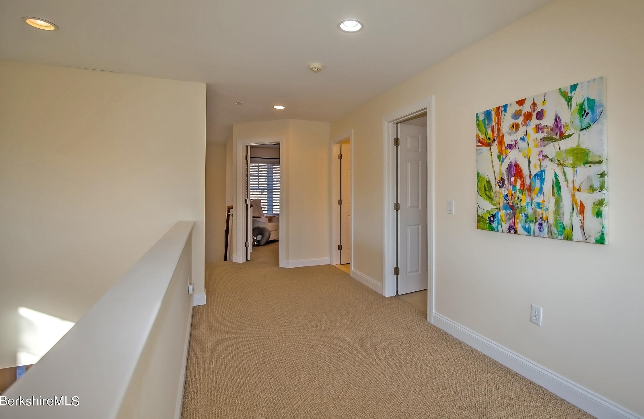 77 Alpine Trl, Pittsfield MA 01201-8844 exterior