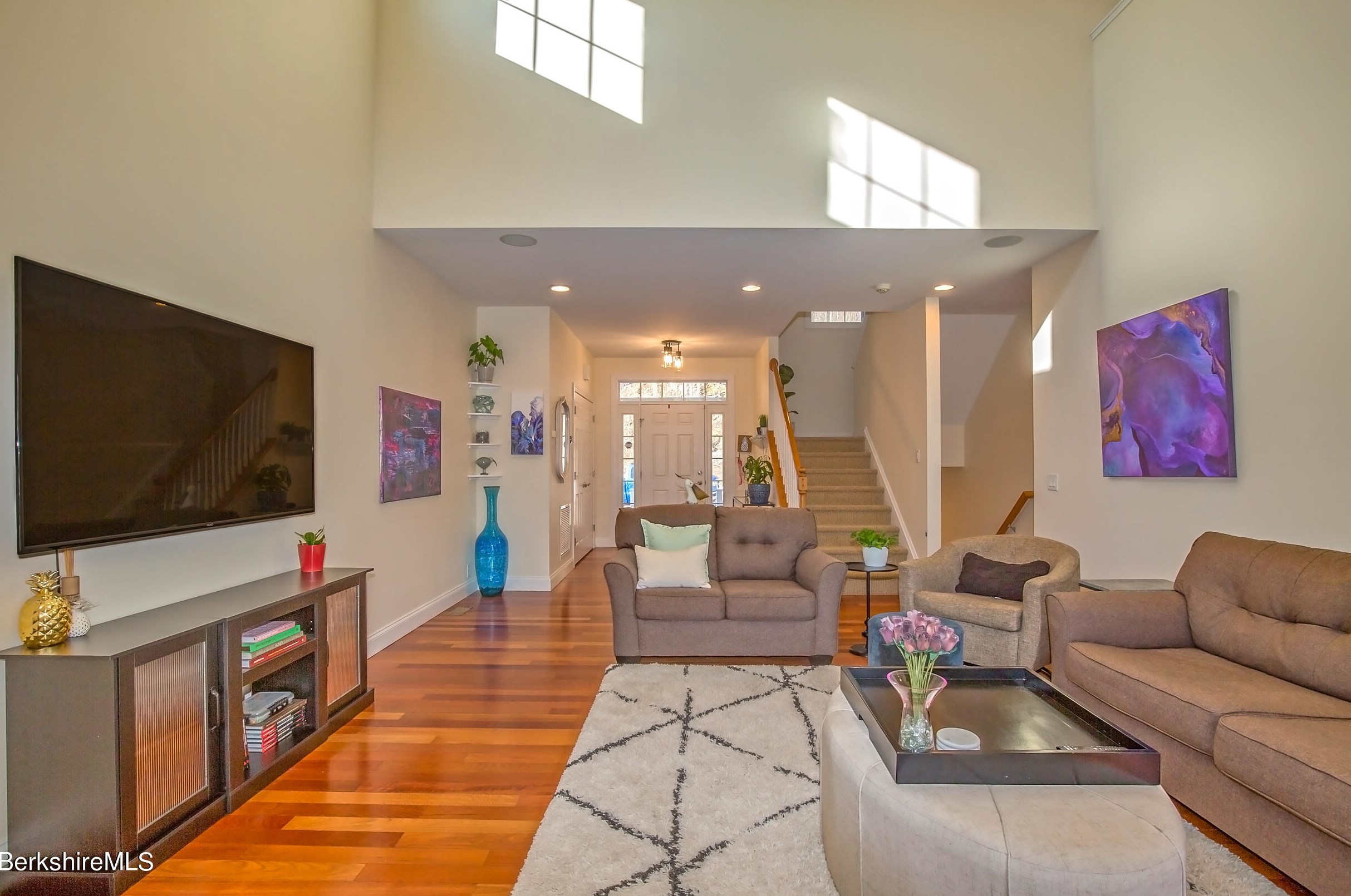 77 Alpine Trl, Pittsfield MA 01201-8844 exterior