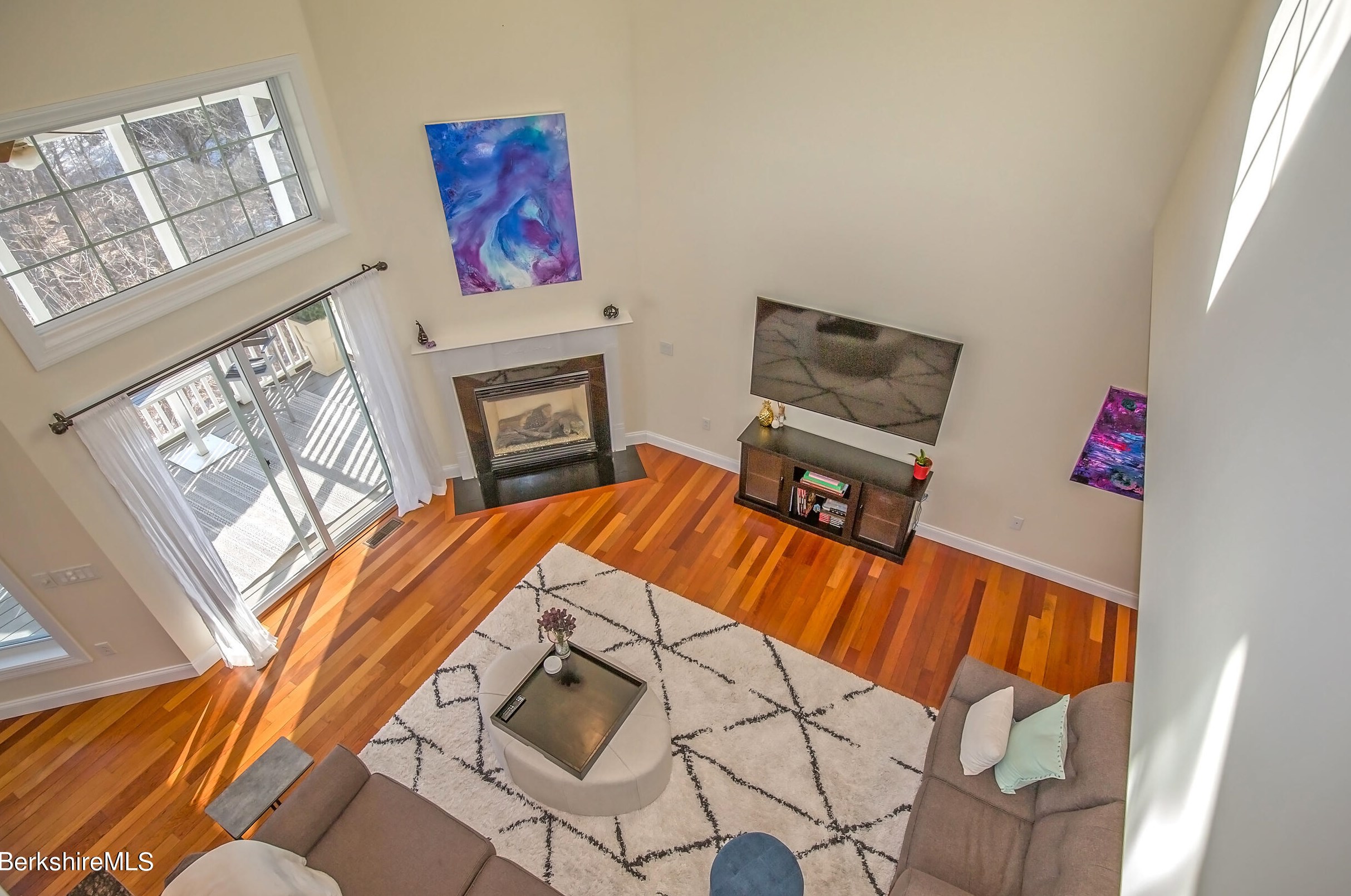 77 Alpine Trl, Pittsfield MA 01201-8844 exterior