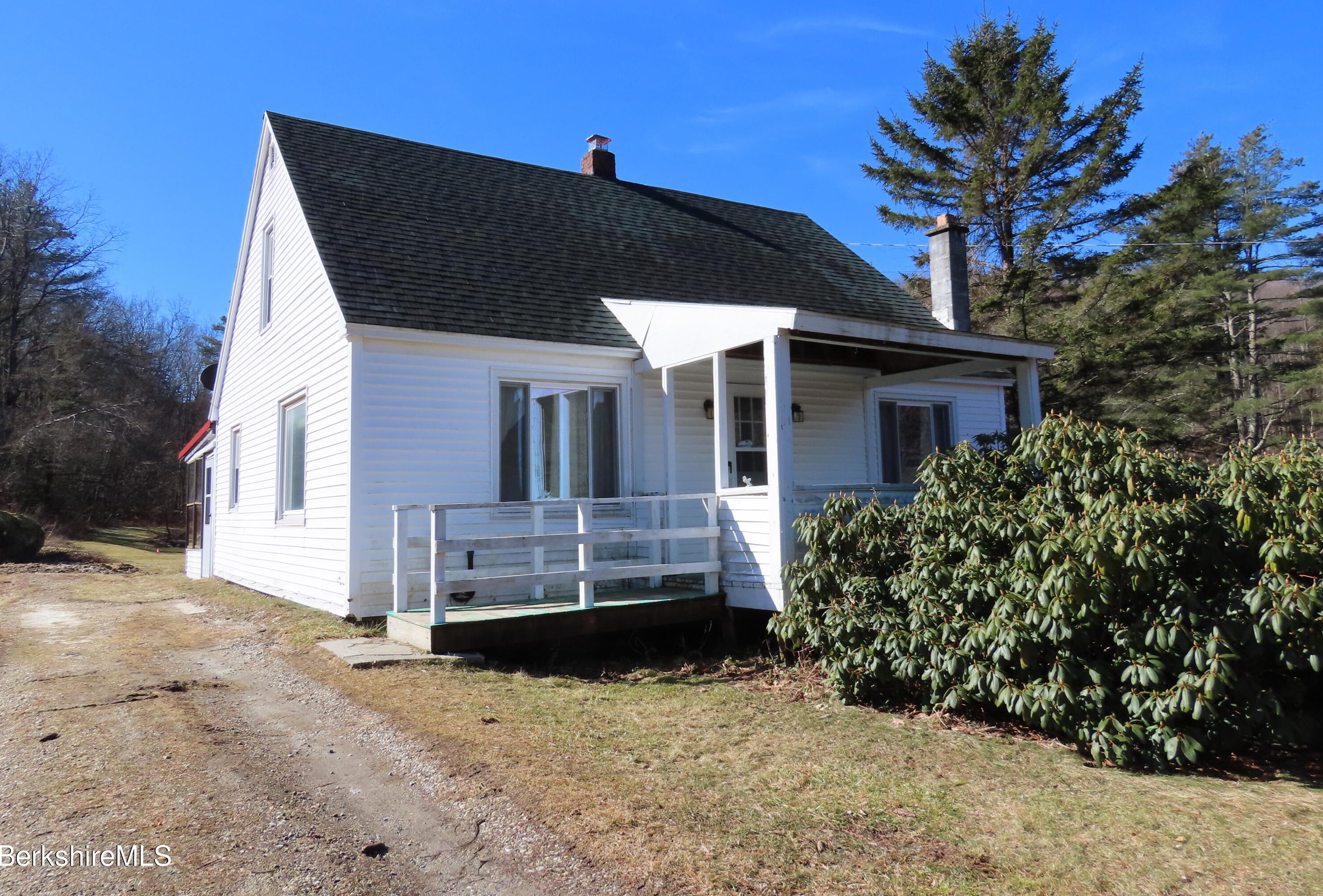 816 Walker St, Clarksburg, MA 01247