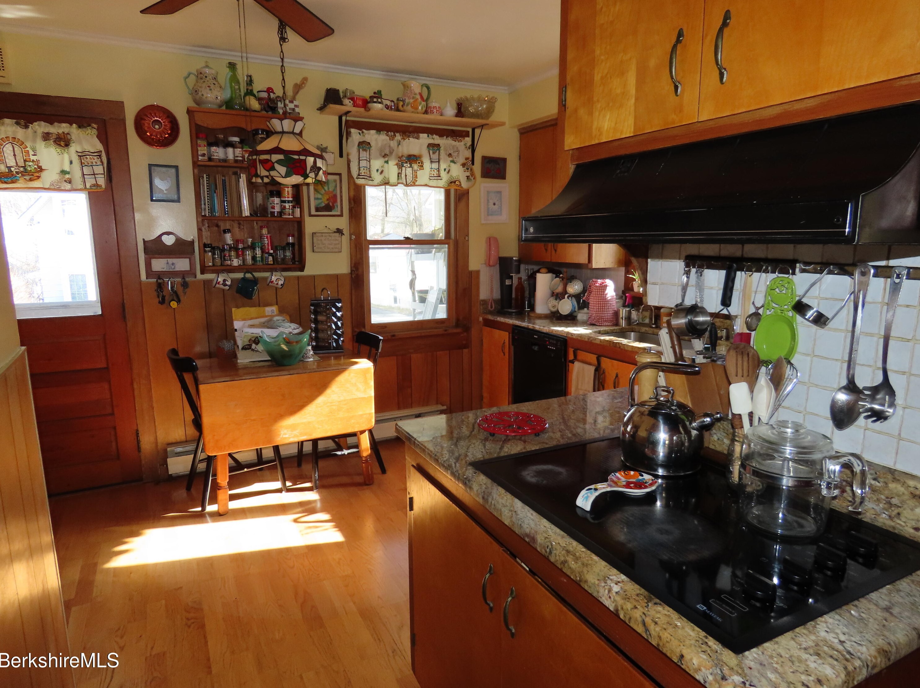 12 Pearl St, Adams MA  01220-2123 exterior