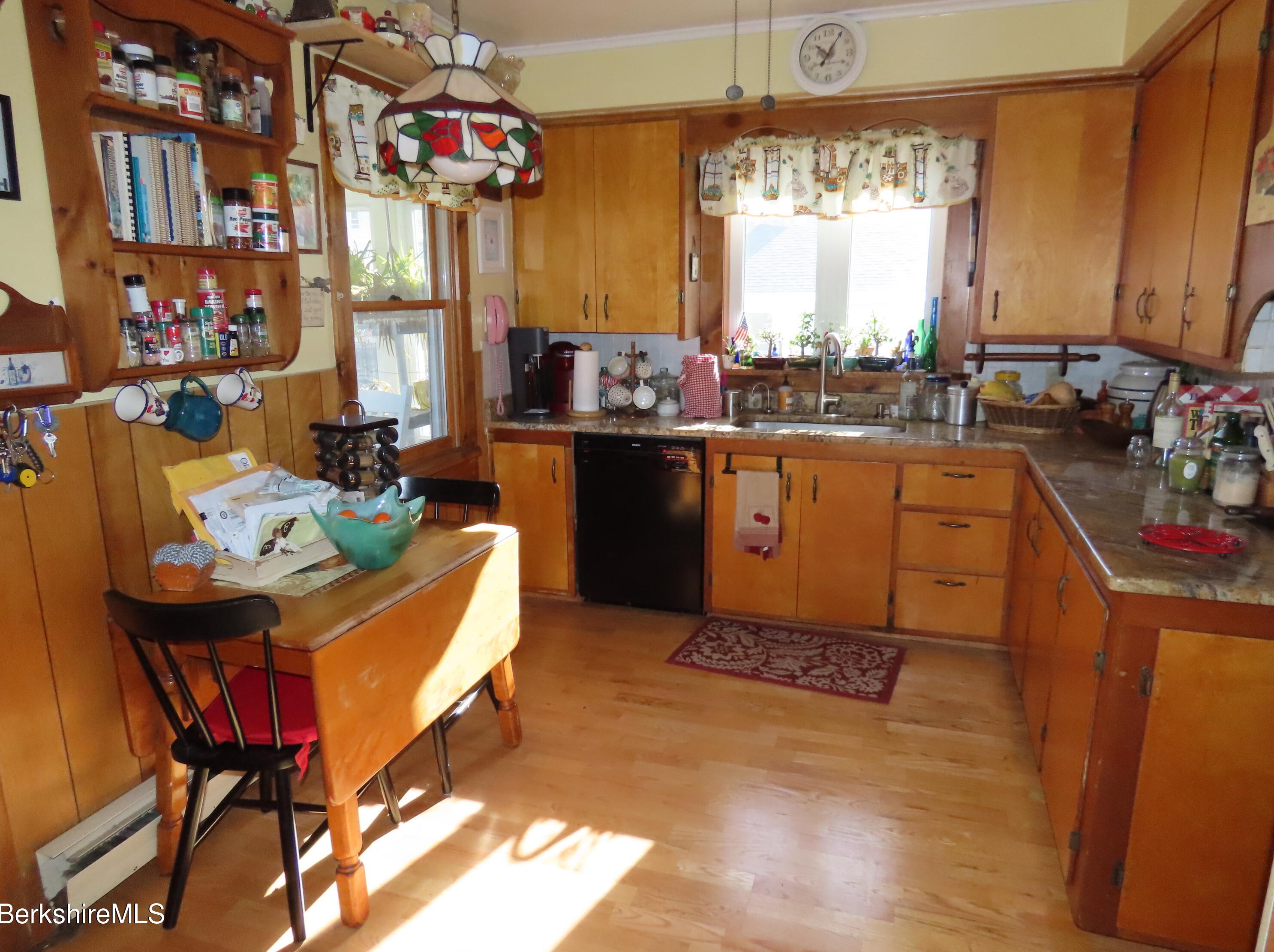 12 Pearl St, Adams MA  01220-2123 exterior