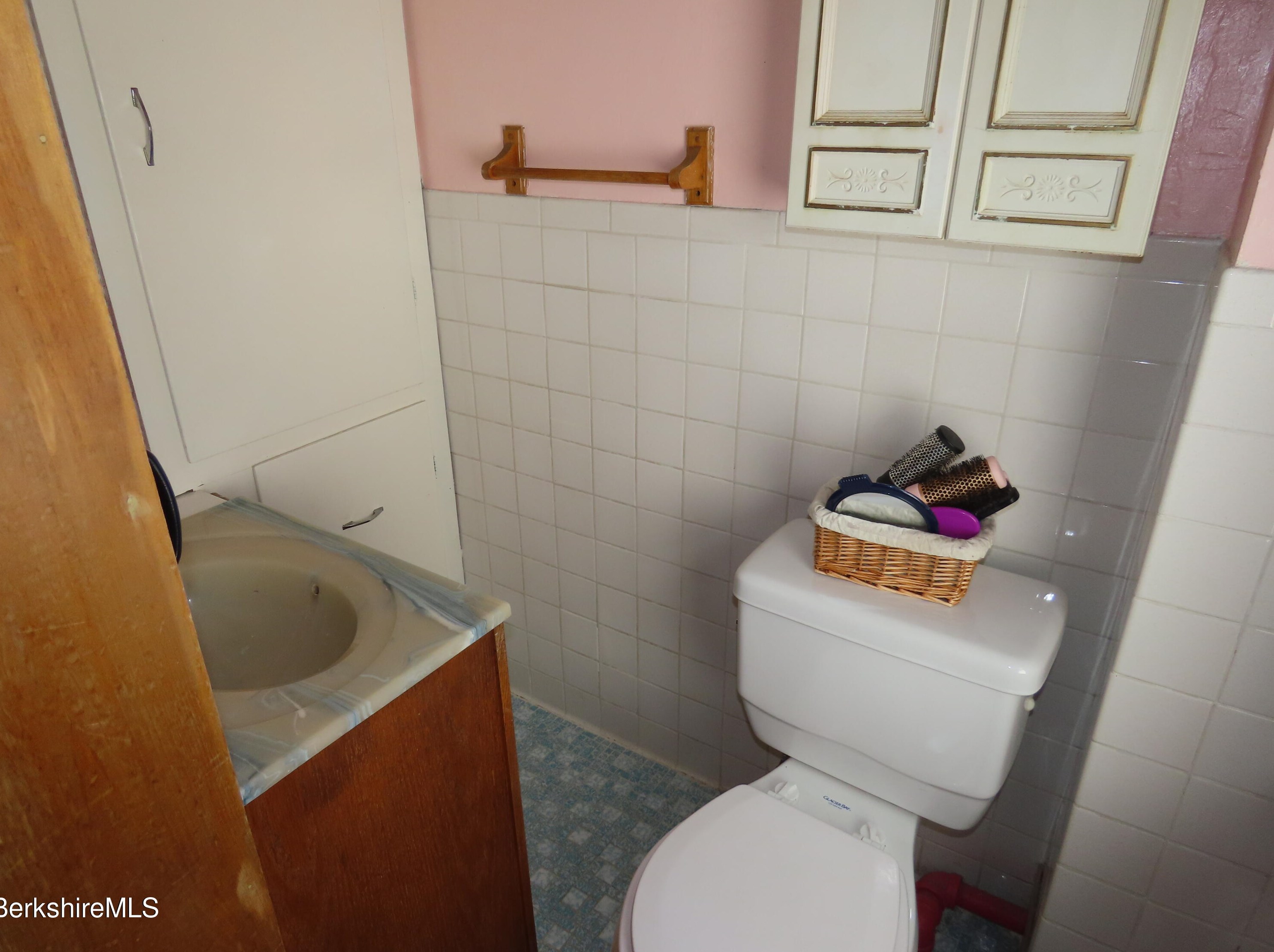 12 Pearl St, Adams MA  01220-2123 exterior