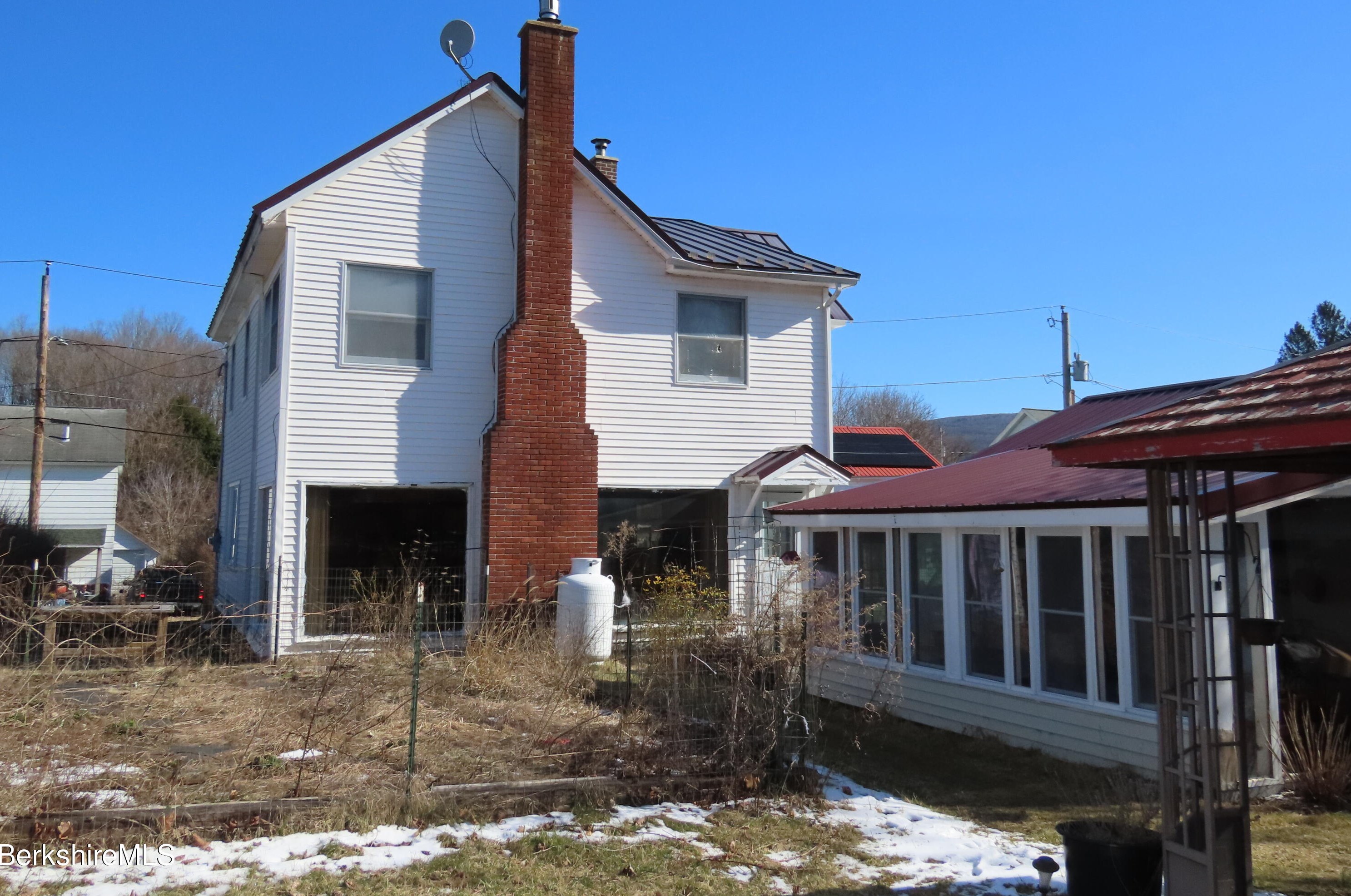 12 Pearl St, Adams MA  01220-2123 exterior