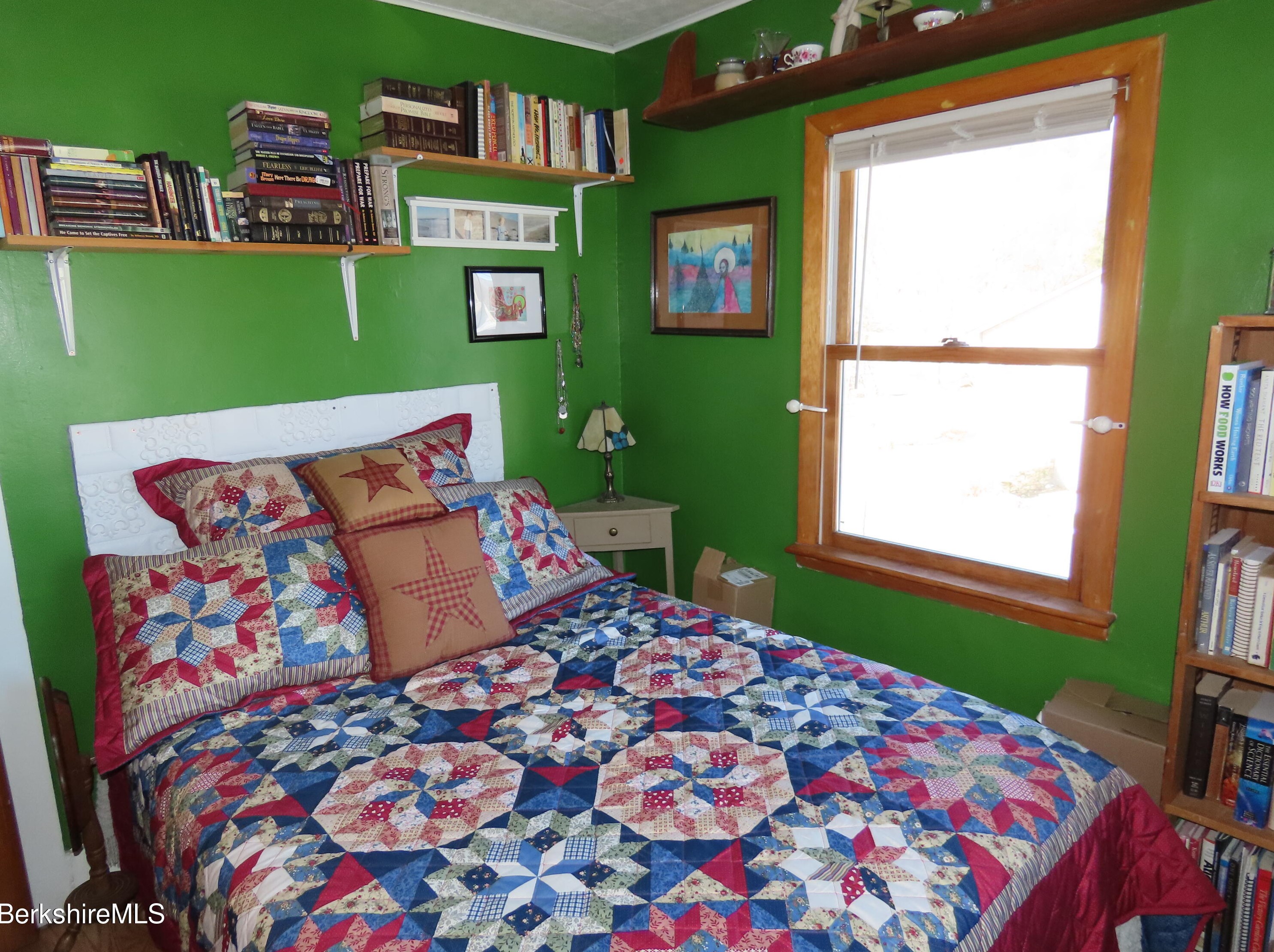 12 Pearl St, Adams MA  01220-2123 exterior