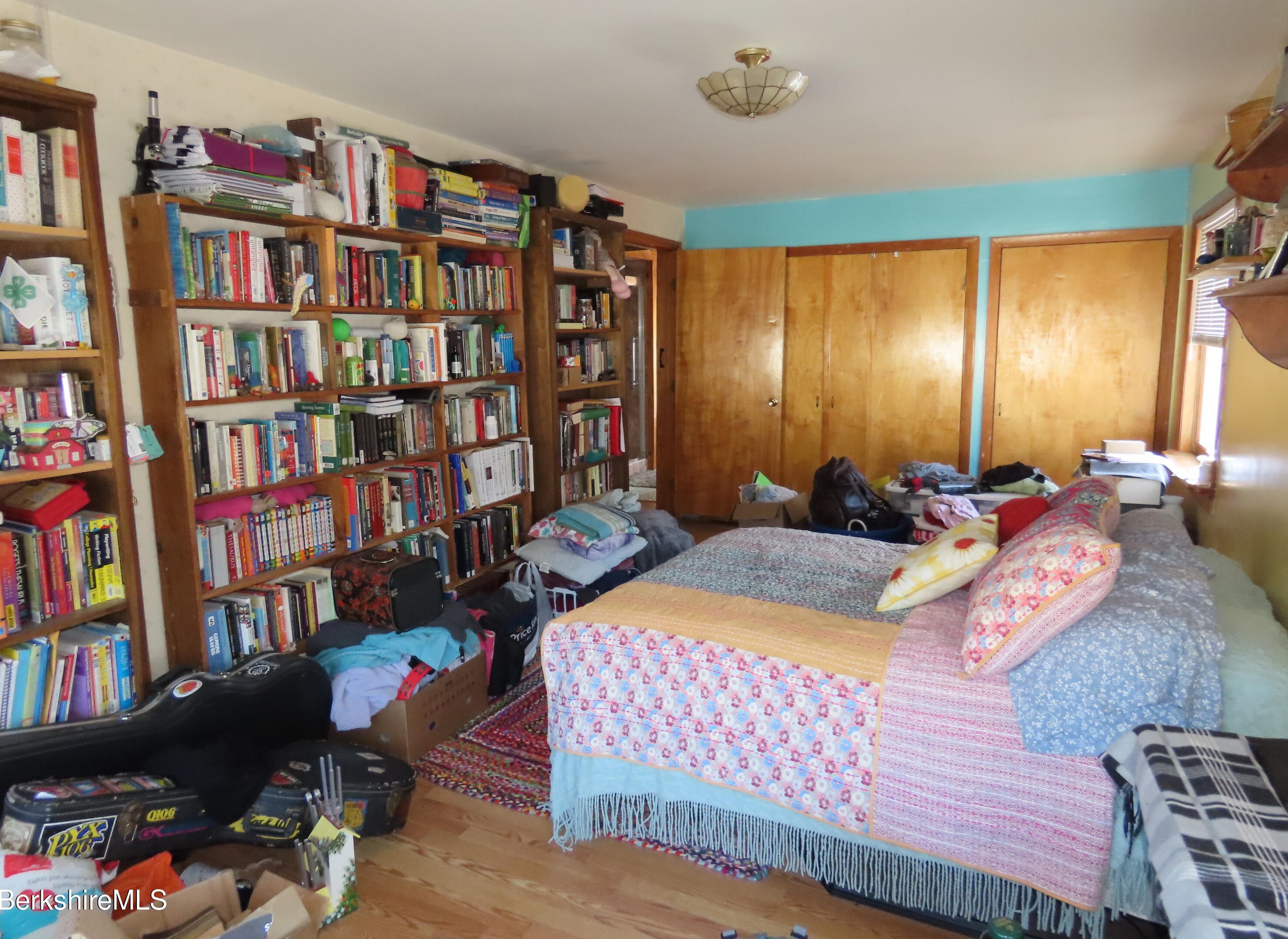 12 Pearl St, Adams MA  01220-2123 exterior