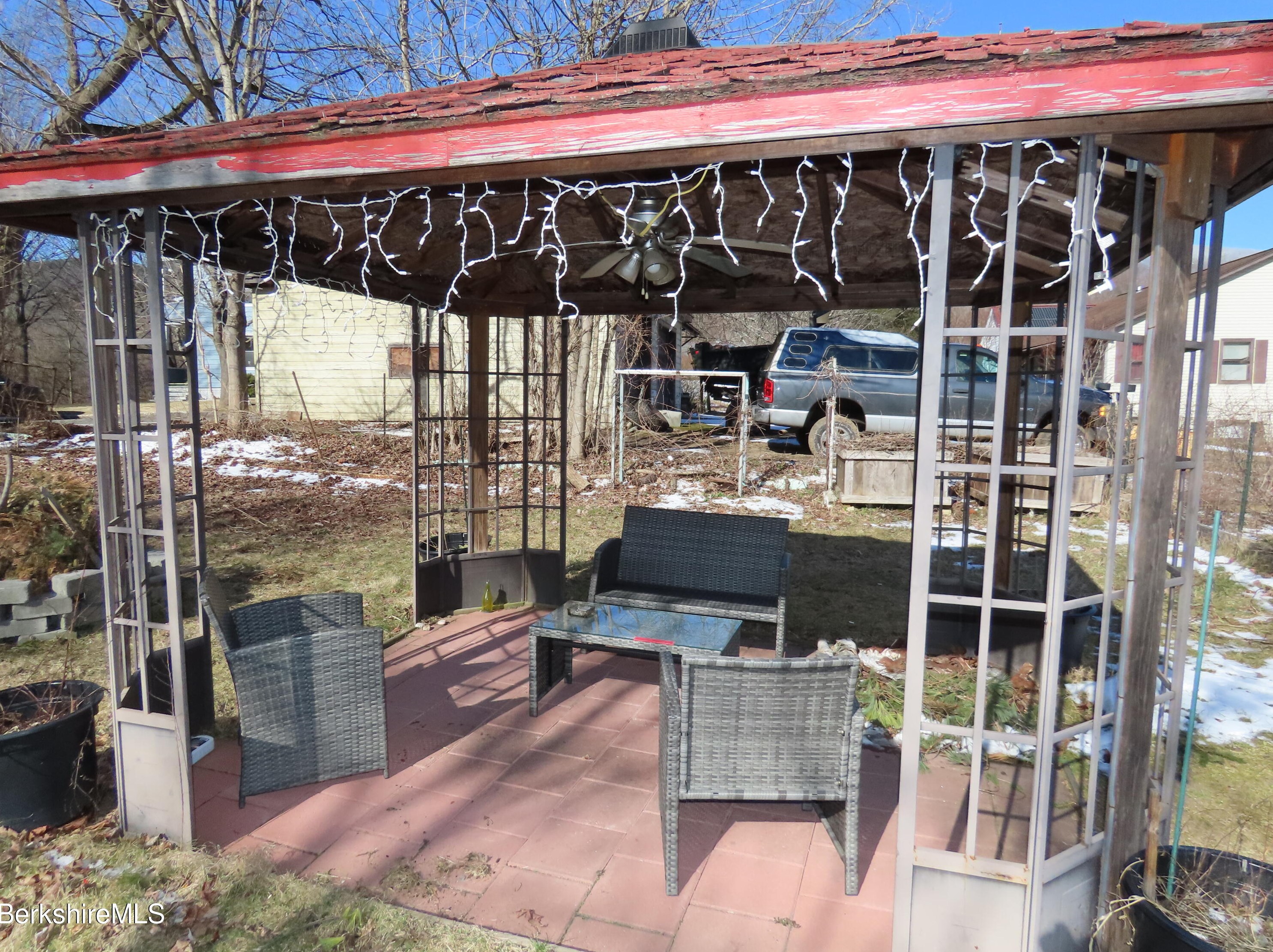 12 Pearl St, Adams MA  01220-2123 exterior