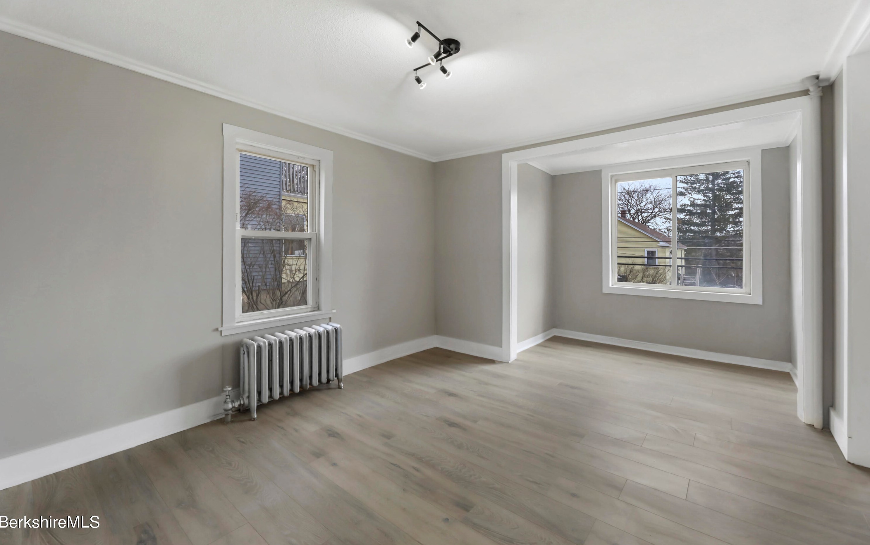 141 Onota St, Pittsfield MA  01201-3120 exterior