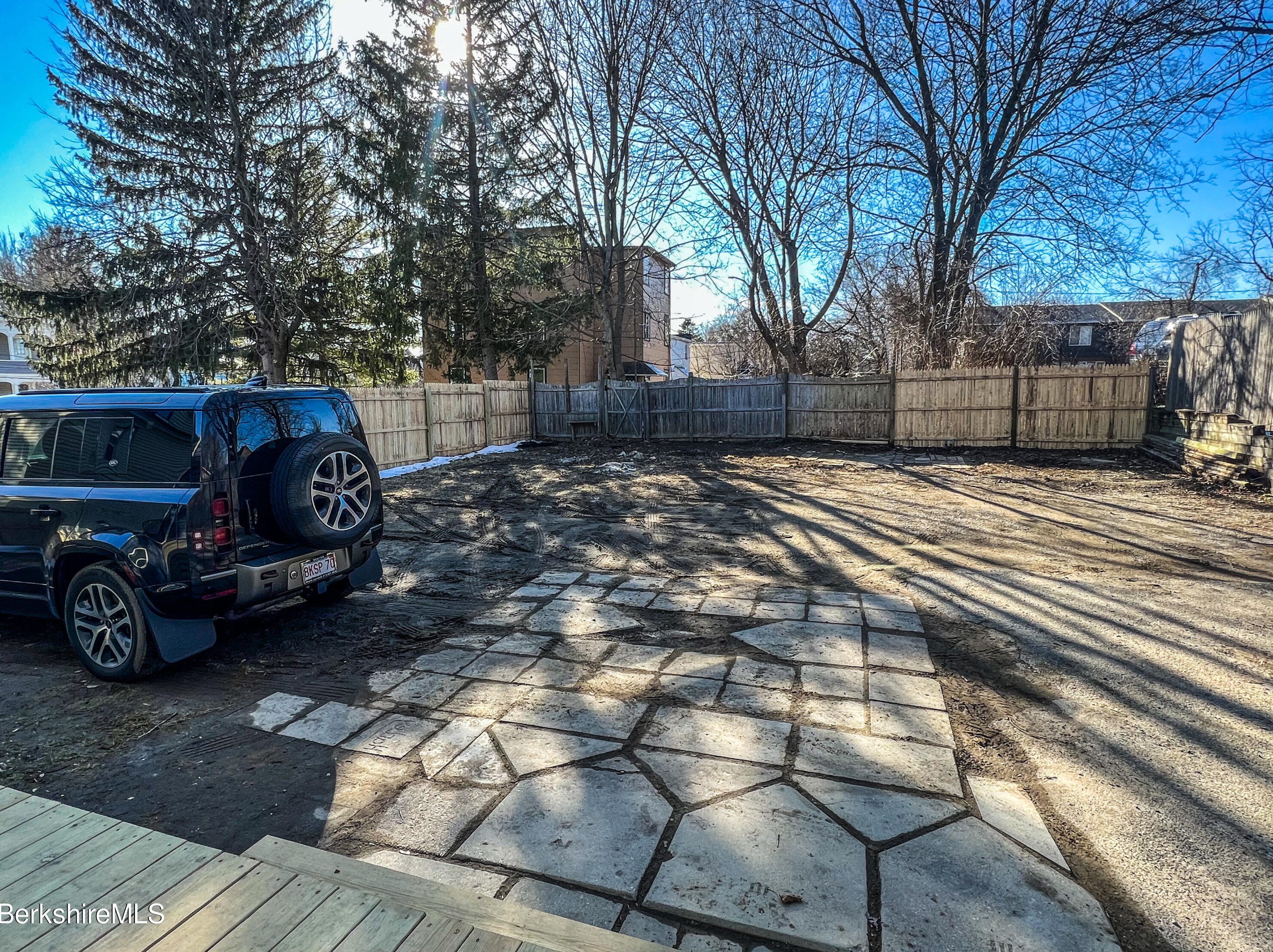 141 Onota St, Pittsfield MA  01201-3120 exterior