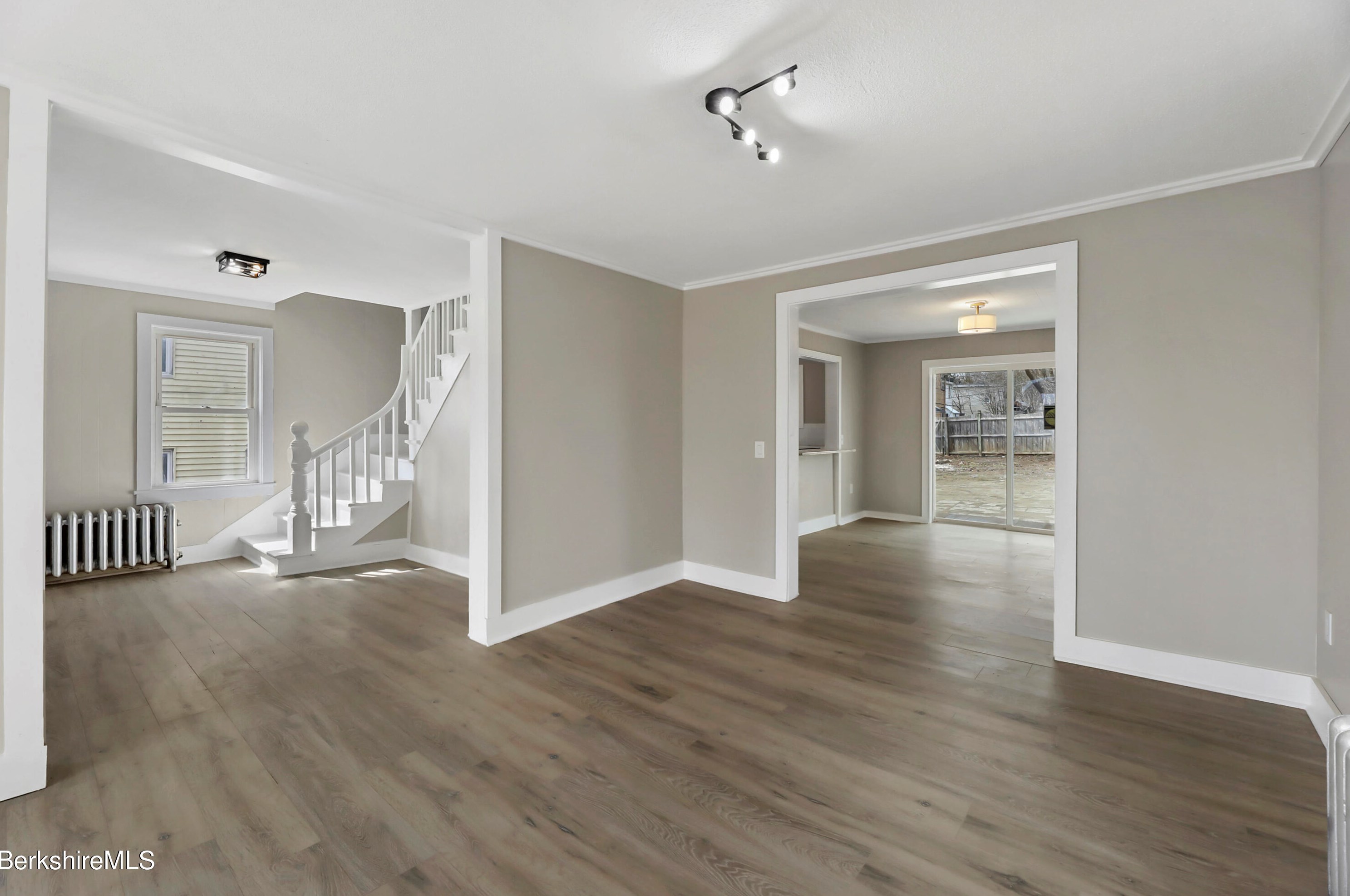 141 Onota St, Pittsfield MA  01201-3120 exterior