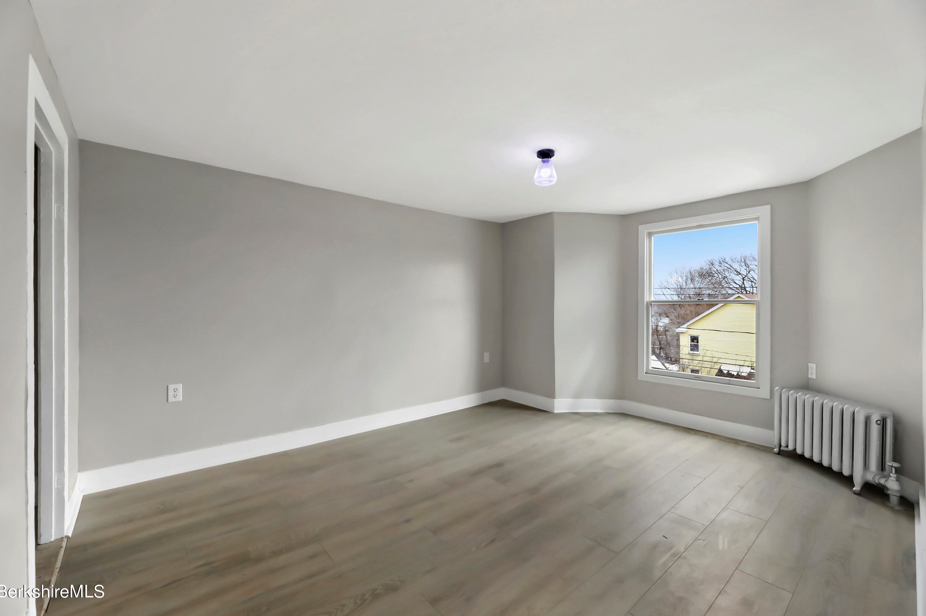 141 Onota St, Pittsfield MA  01201-3120 exterior