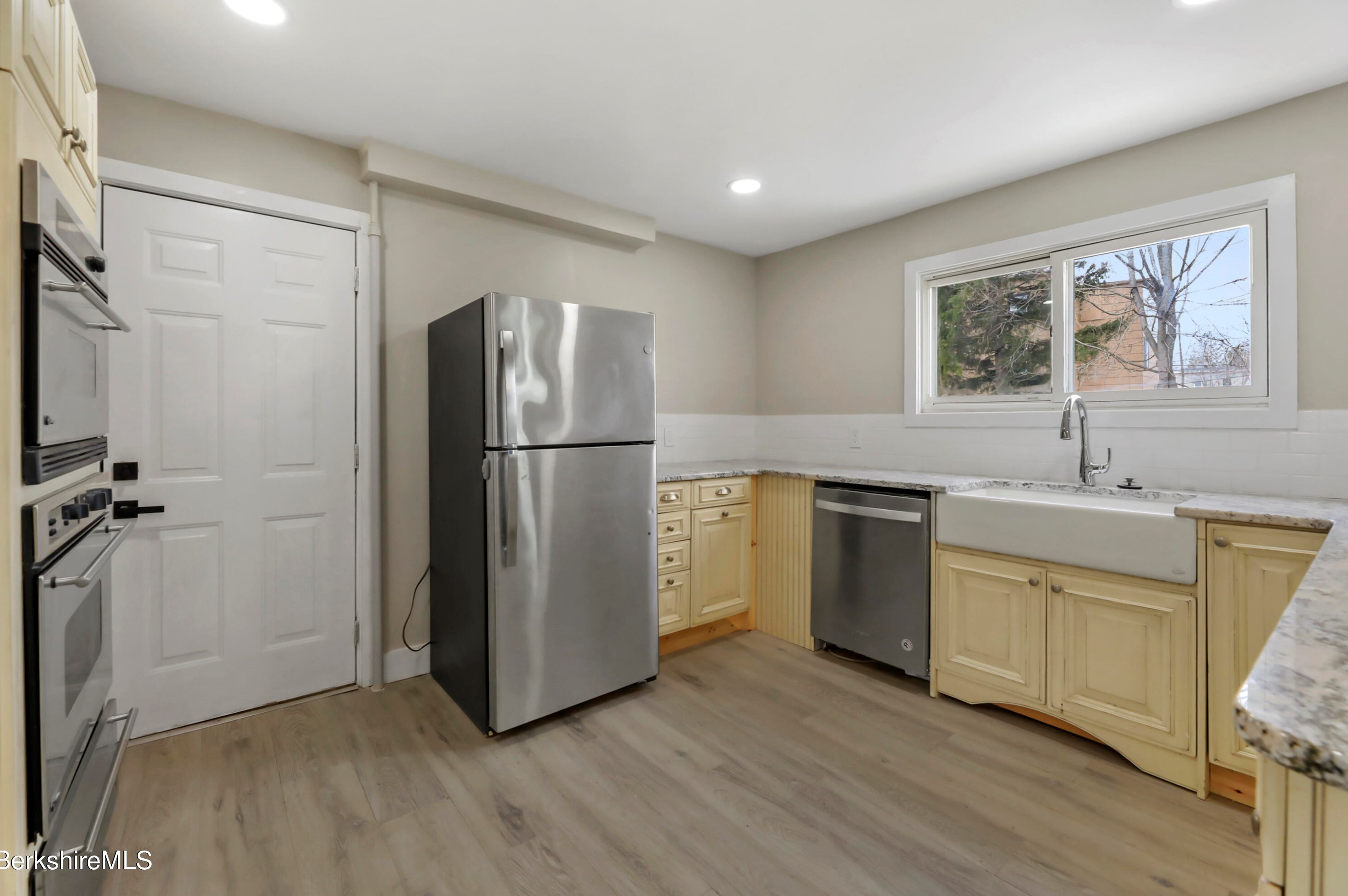 141 Onota St, Pittsfield MA  01201-3120 exterior