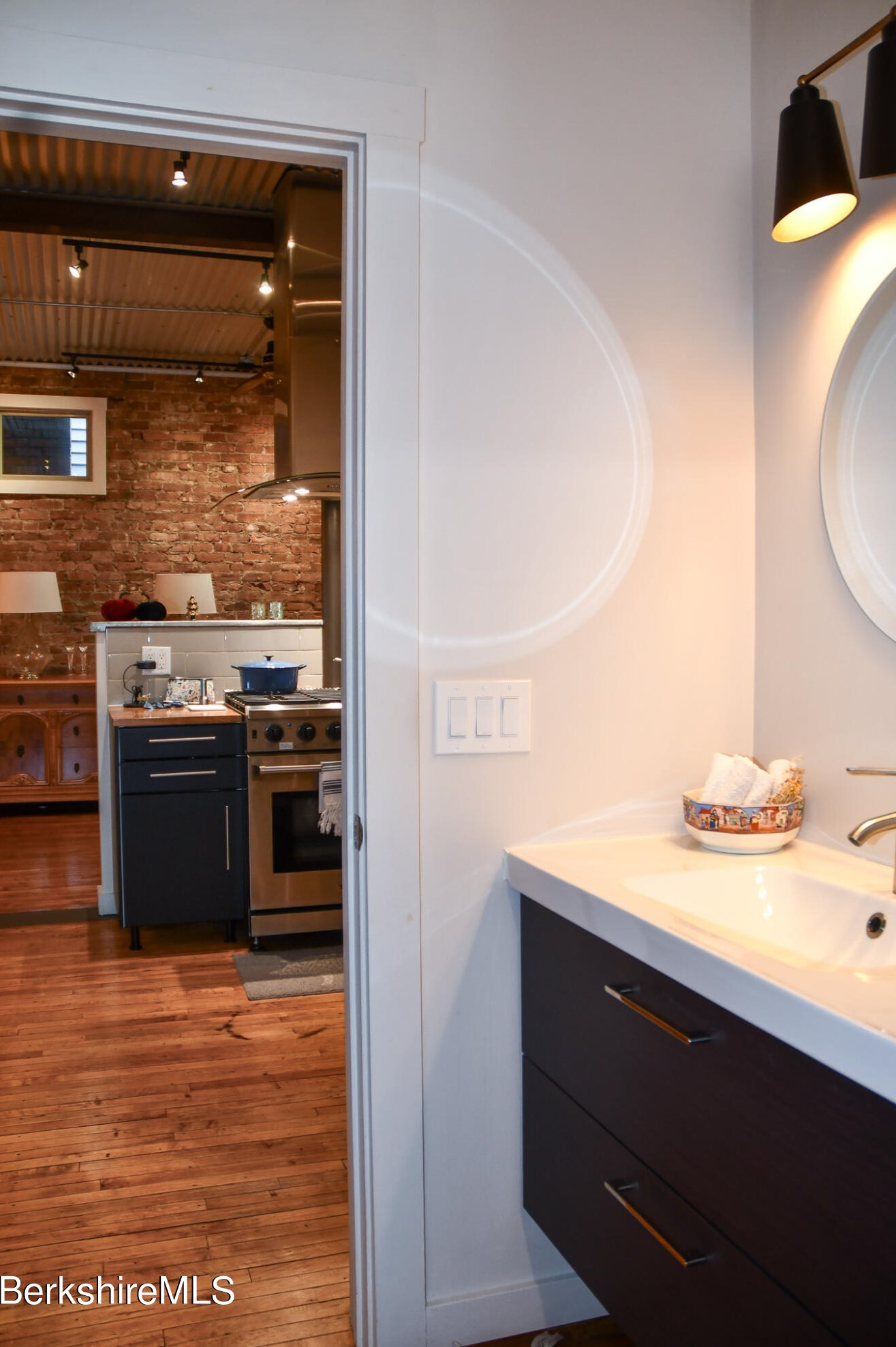 17-23 Linden St, Pittsfield MA exterior