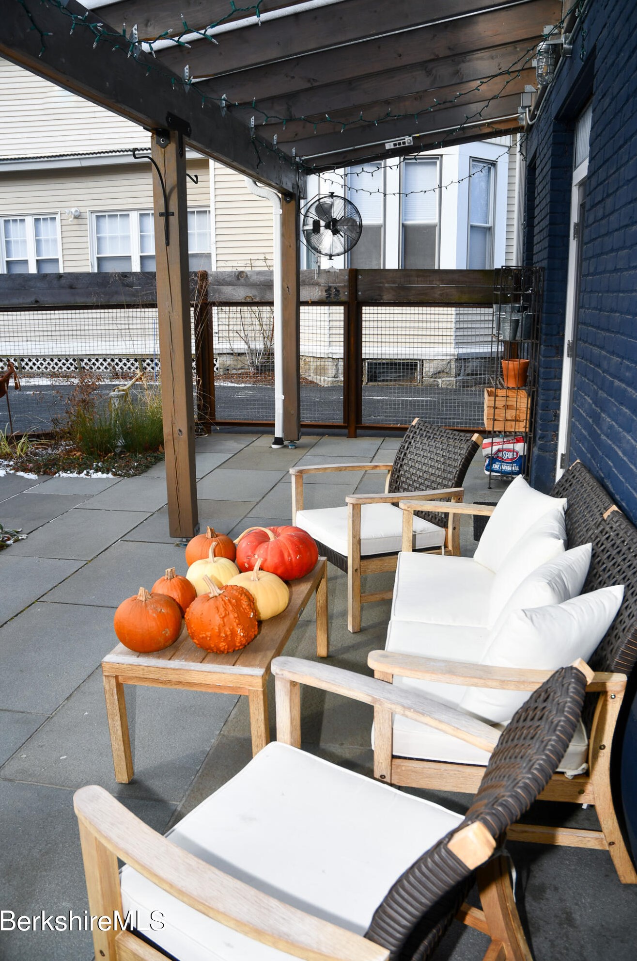 17-23 Linden St, Pittsfield MA exterior