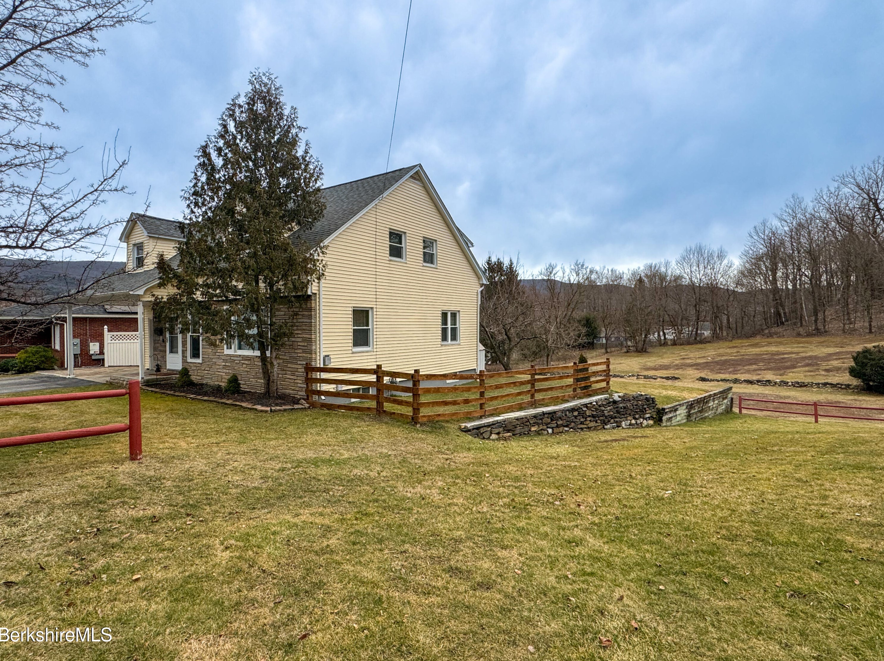 144 Friend St, Adams, MA 01220