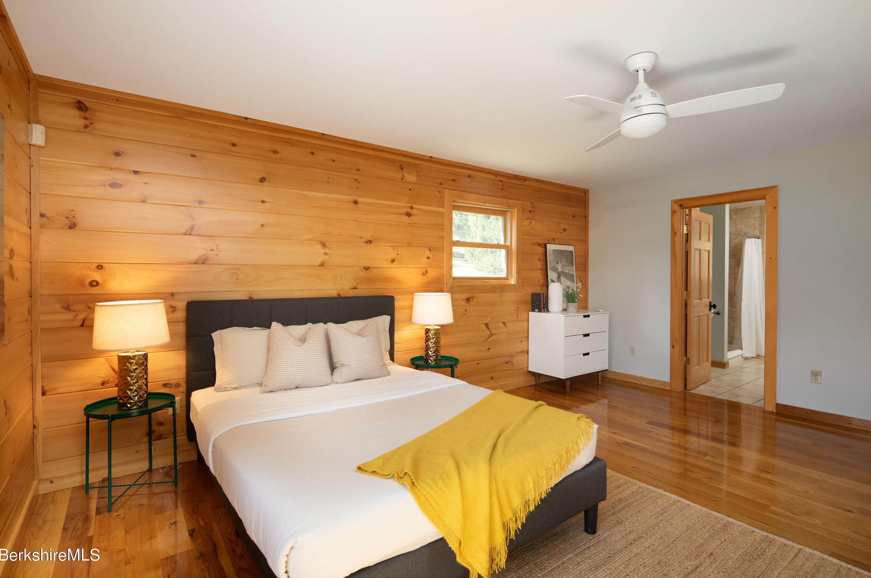 18 Castle Ln, Alford MA 01230-1027 exterior