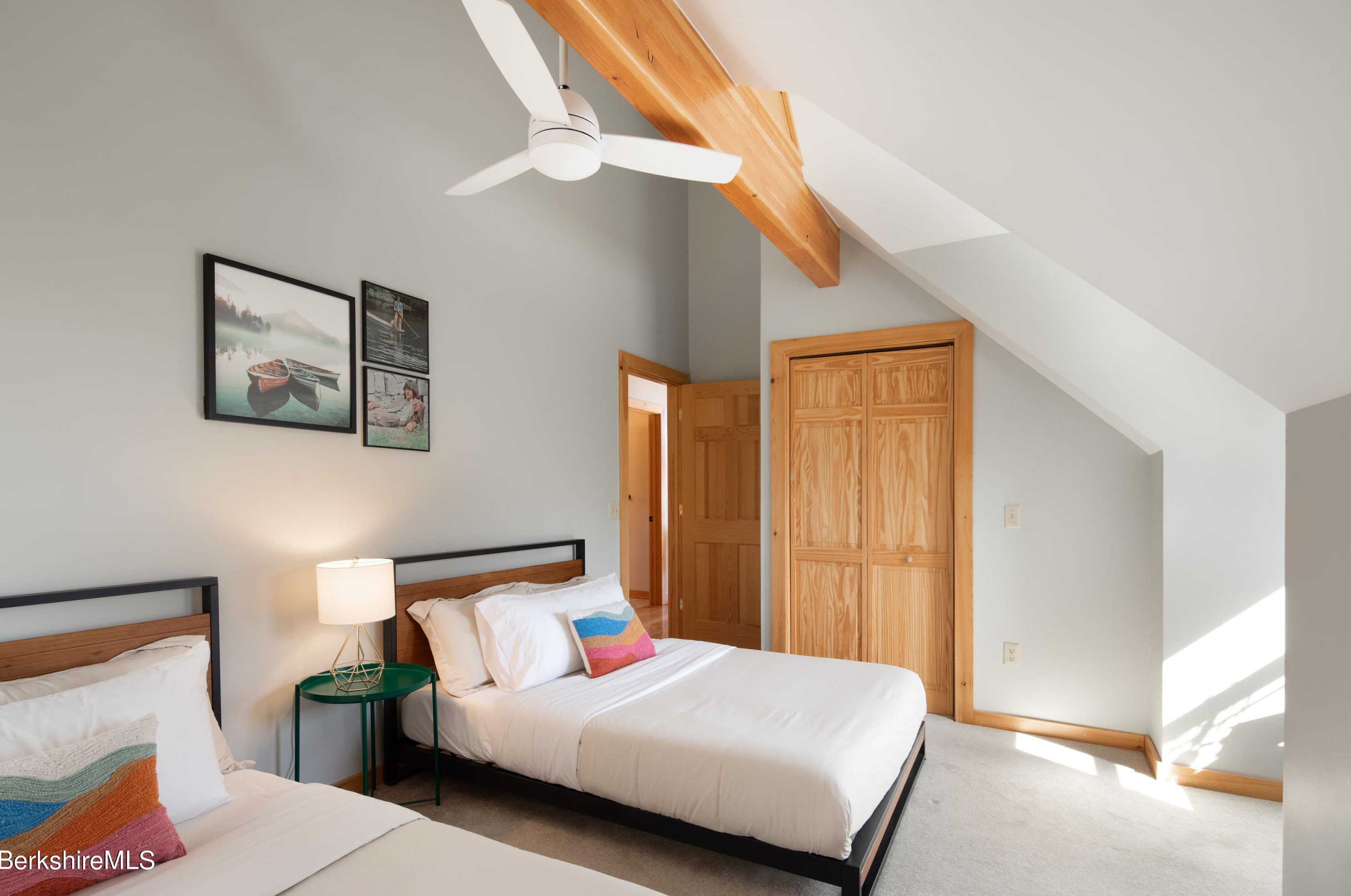 18 Castle Ln, Alford MA 01230-1027 exterior