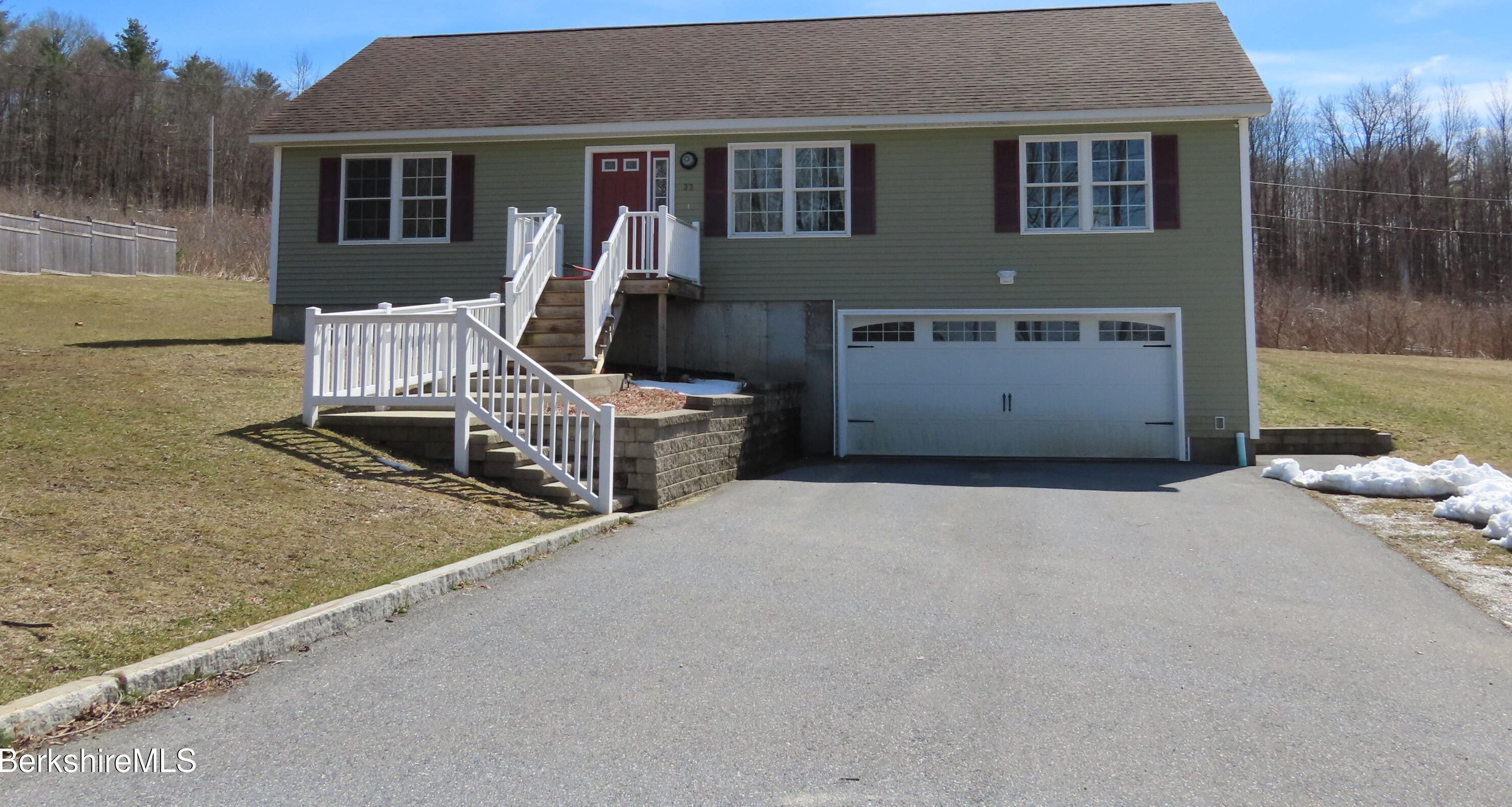 33 Orchard Ter, Adams, MA 01220 exterior