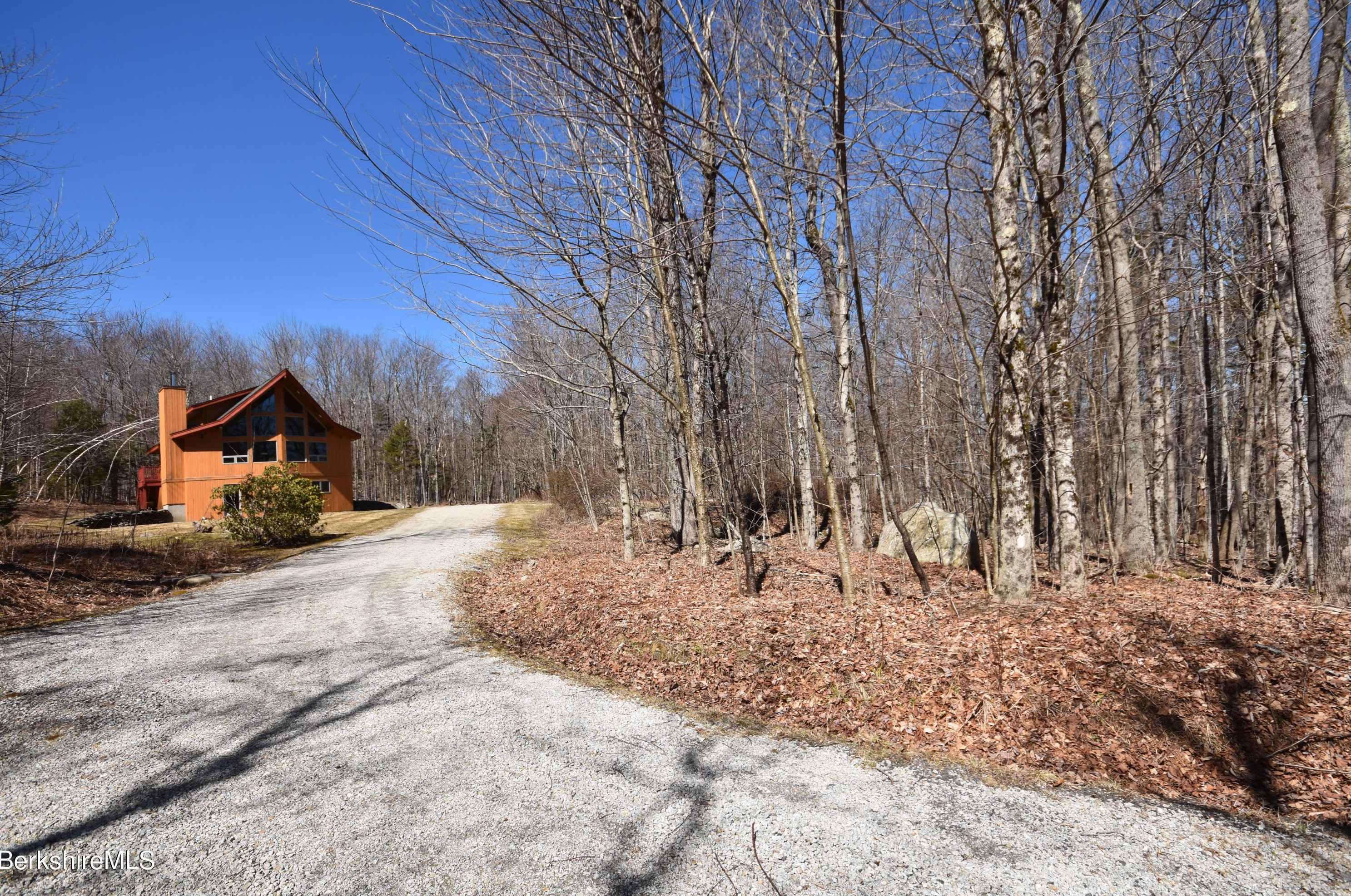 481 Mcnerney Rd, Washington, MA 01223-9782