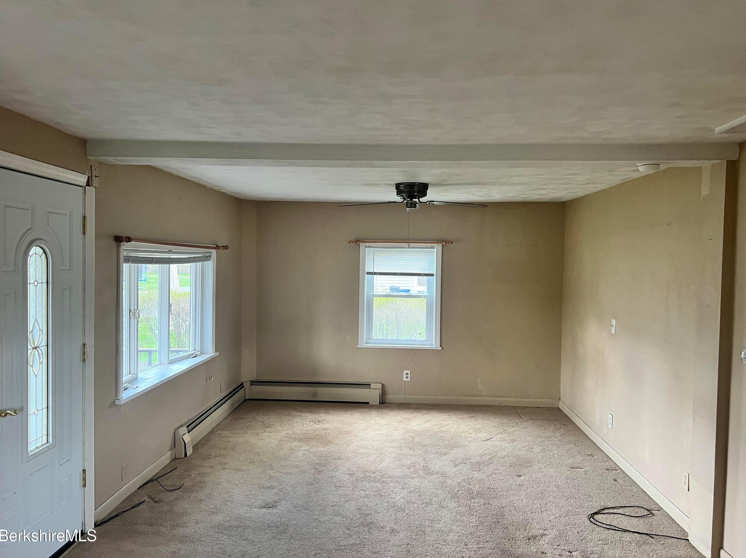 15 Ventura Ave, Pittsfield, MA 01201-5575