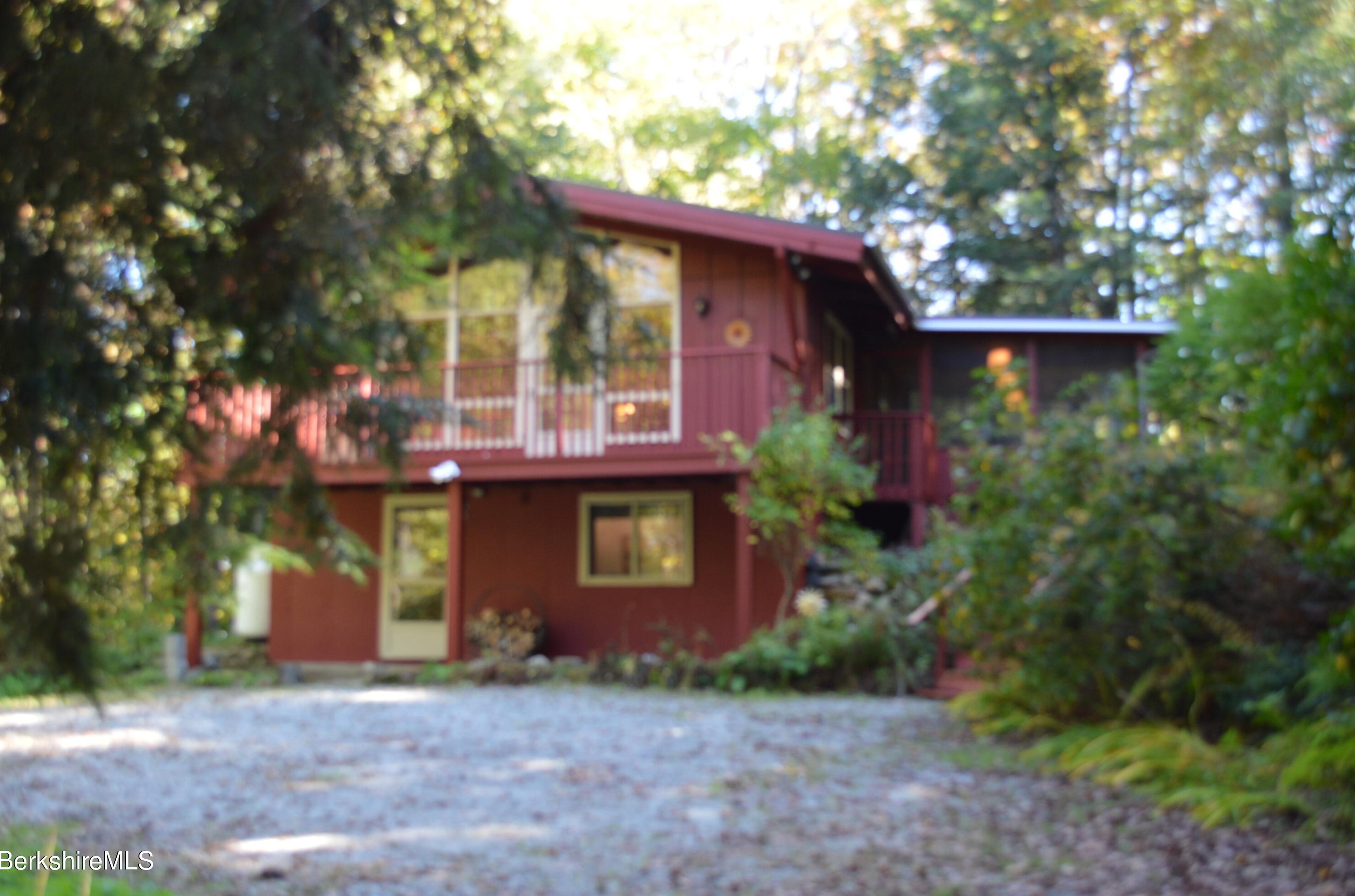 195 Robin Wood Ln, Becket, MA 01223