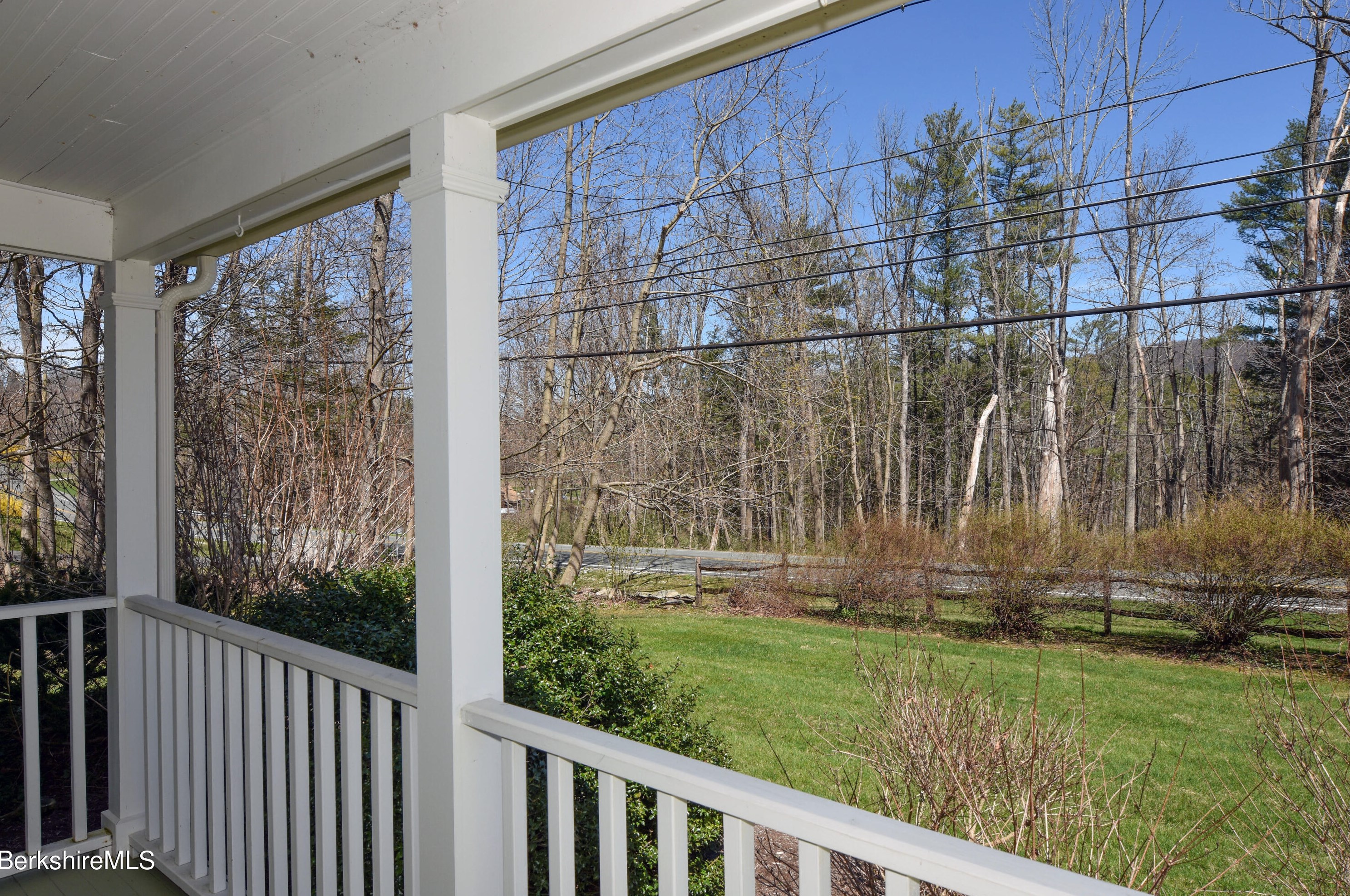 361 St, Lenox MA 01240-2235 exterior