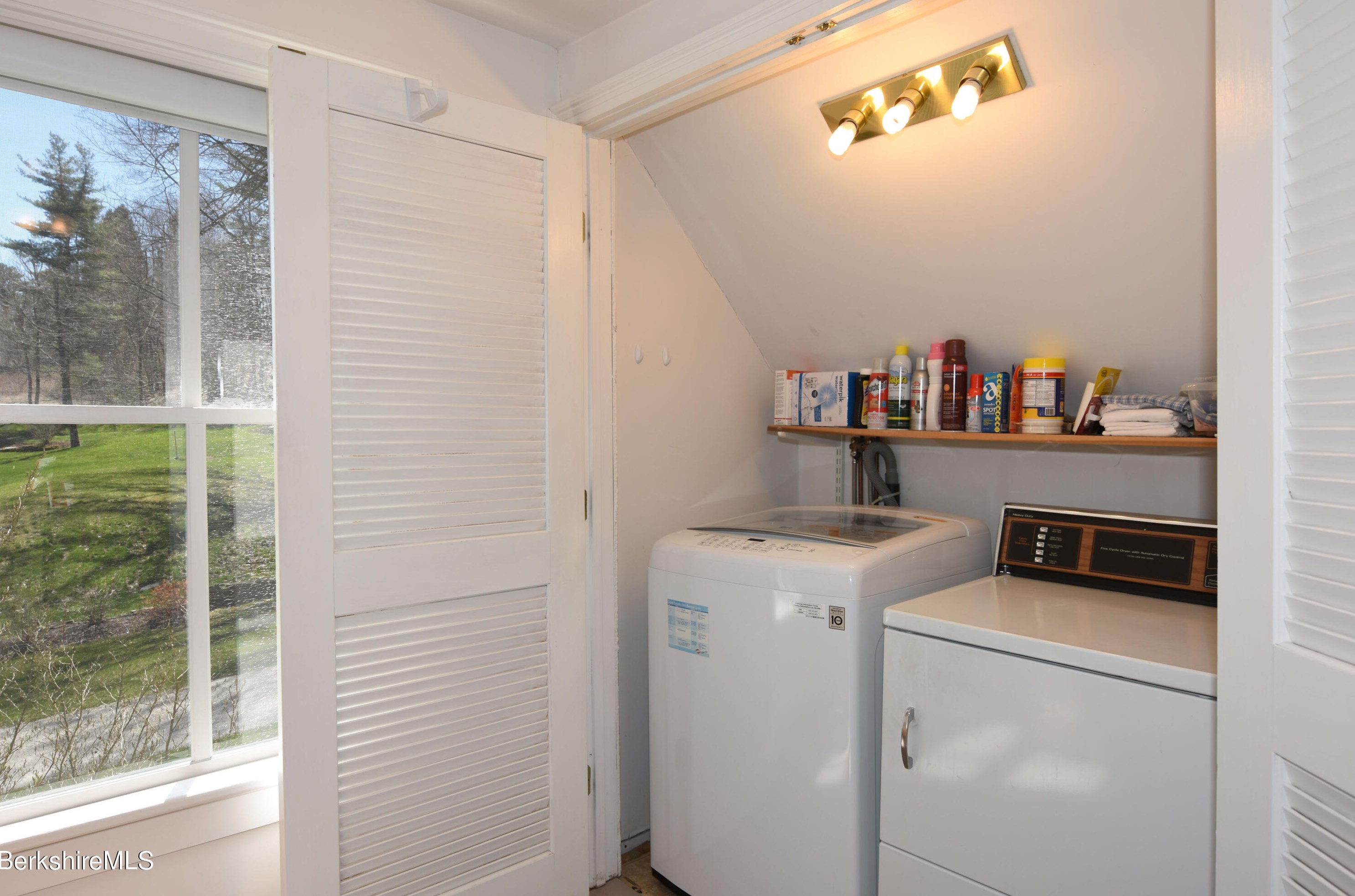 361 St, Lenox MA 01240-2235 exterior