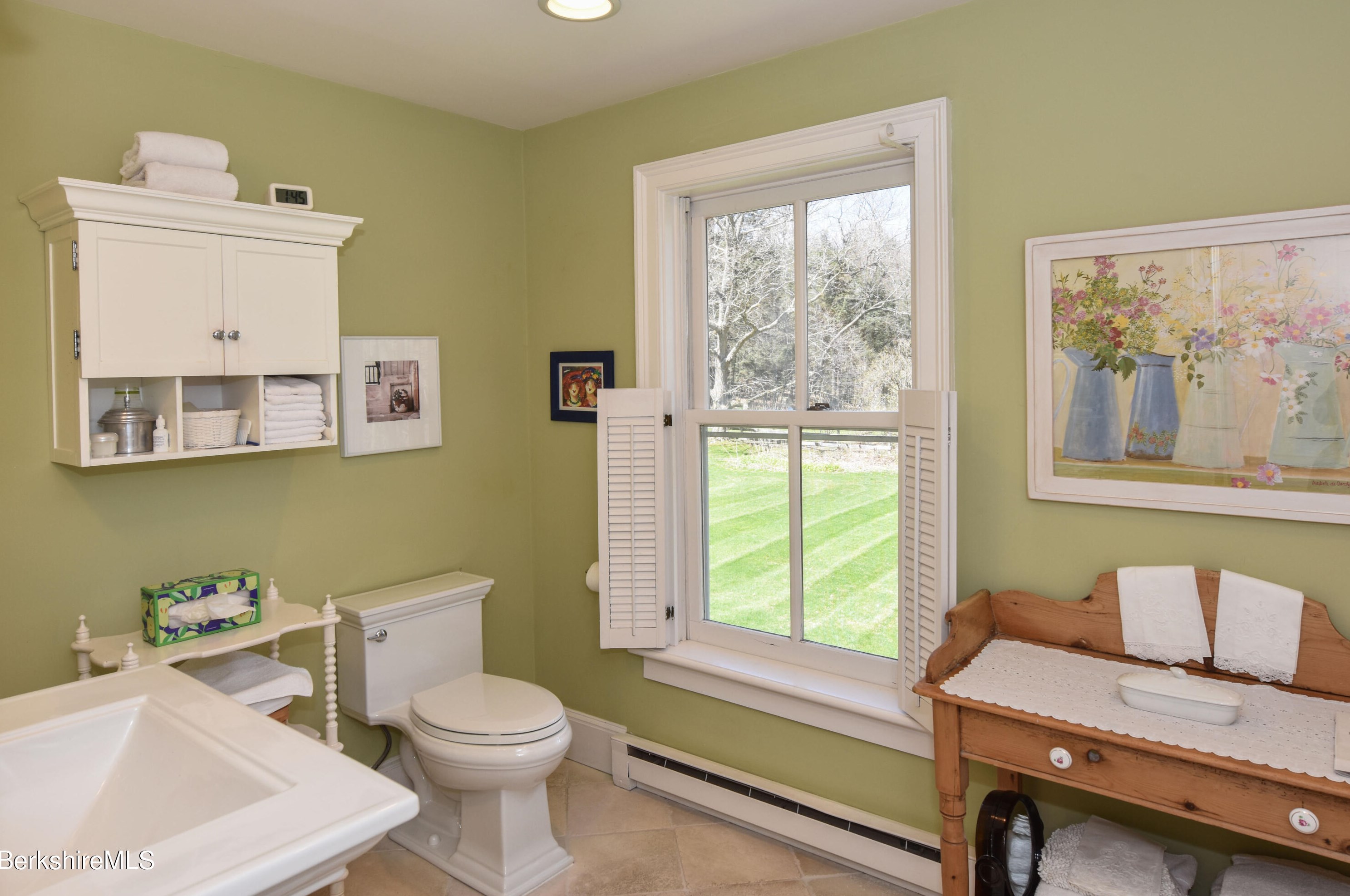 361 St, Lenox MA 01240-2235 exterior