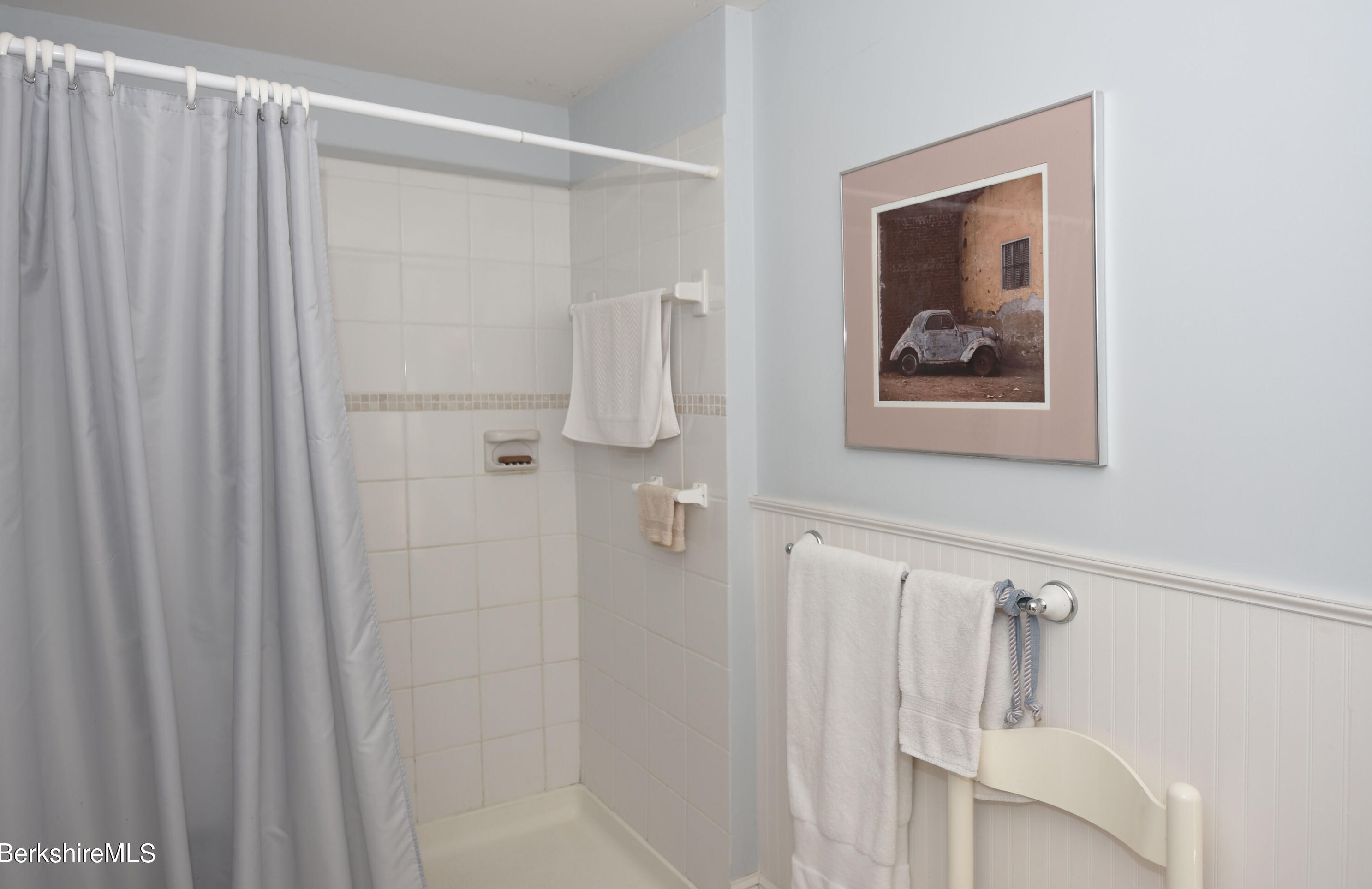 361 St, Lenox MA 01240-2235 exterior