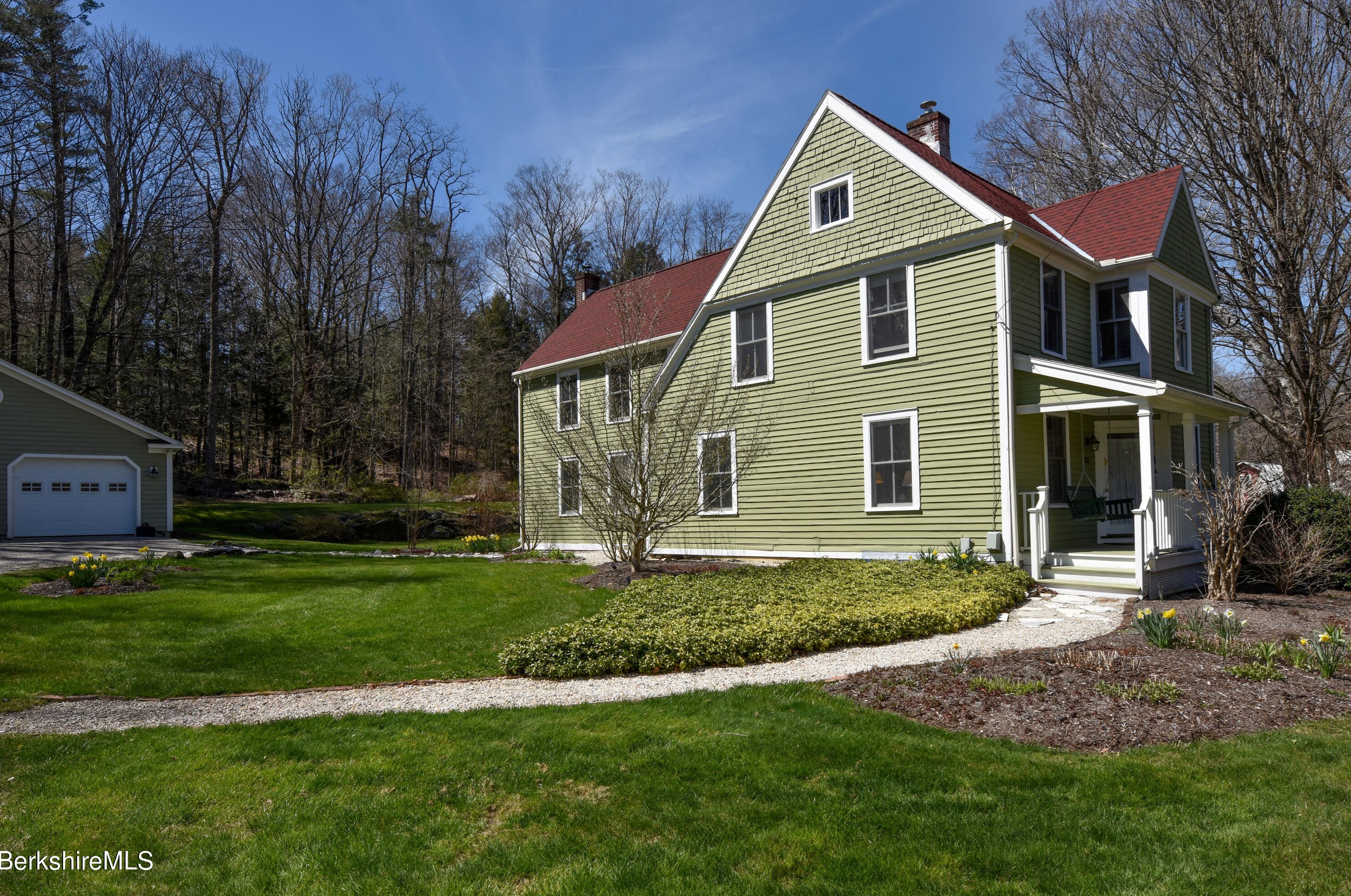 361 St, Lenox MA 01240-2235 exterior