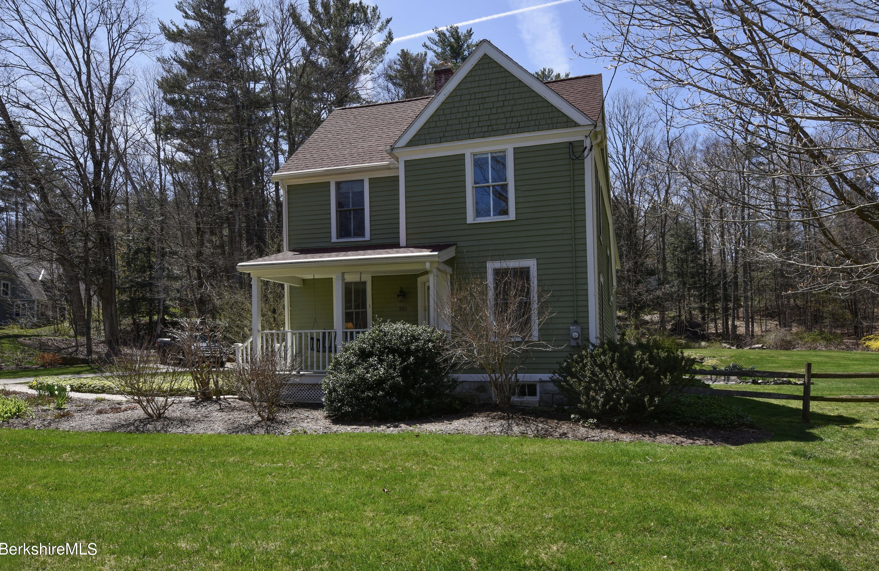 361 St, Lenox MA 01240-2235 exterior