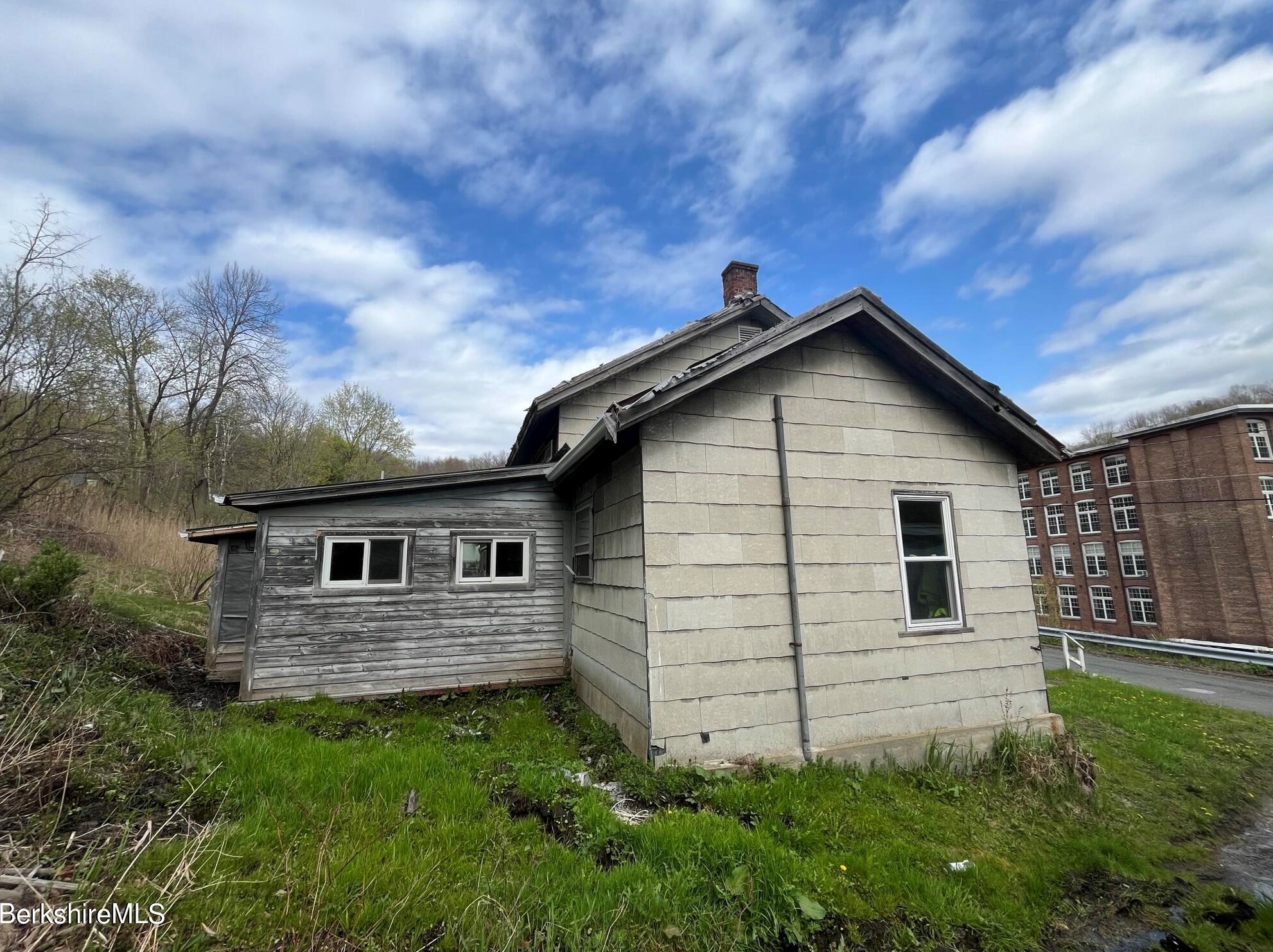 105 Front St, Clarksburg, MA 01247