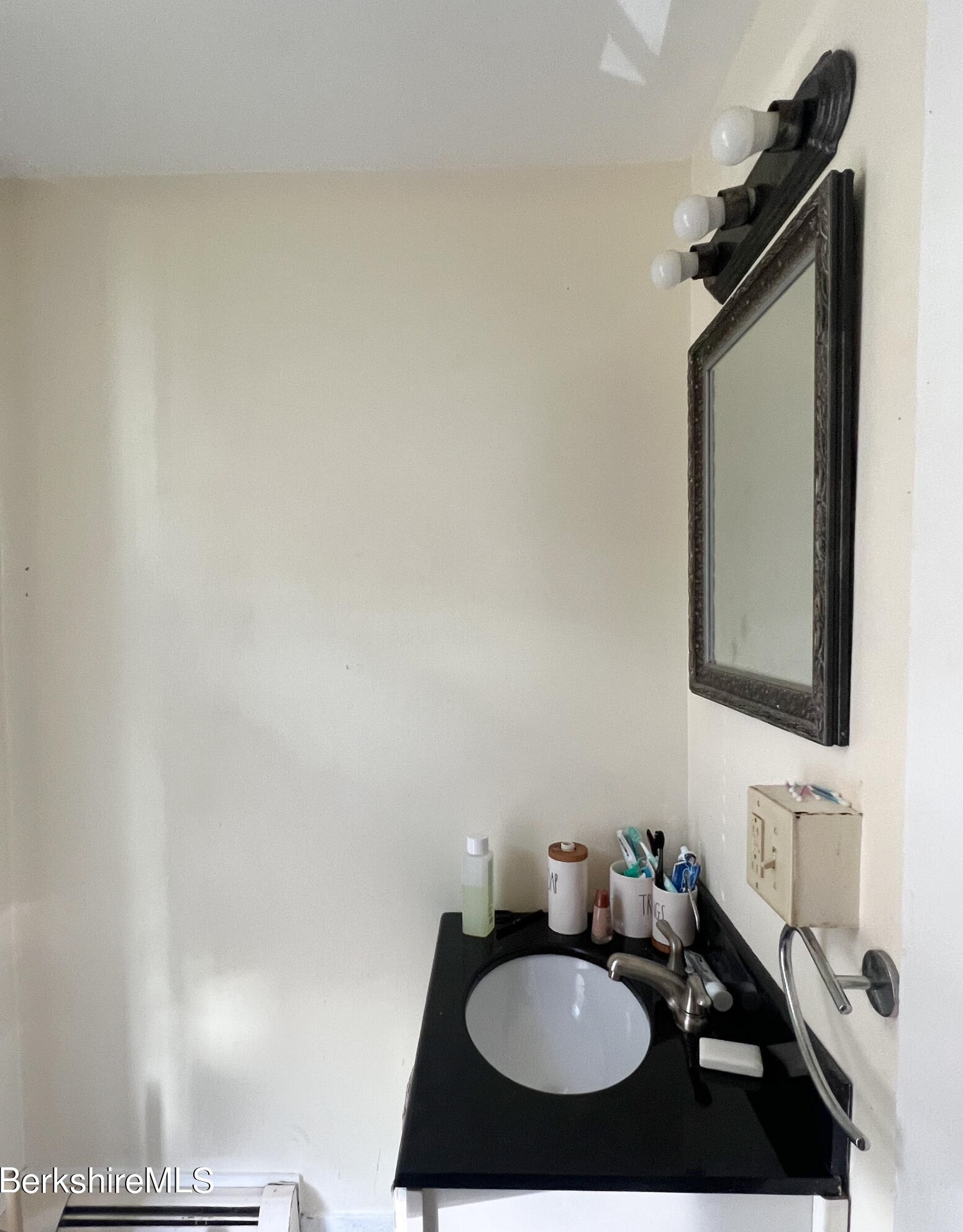 7 Goodrich St, Pittsfield MA 01201-6188 exterior