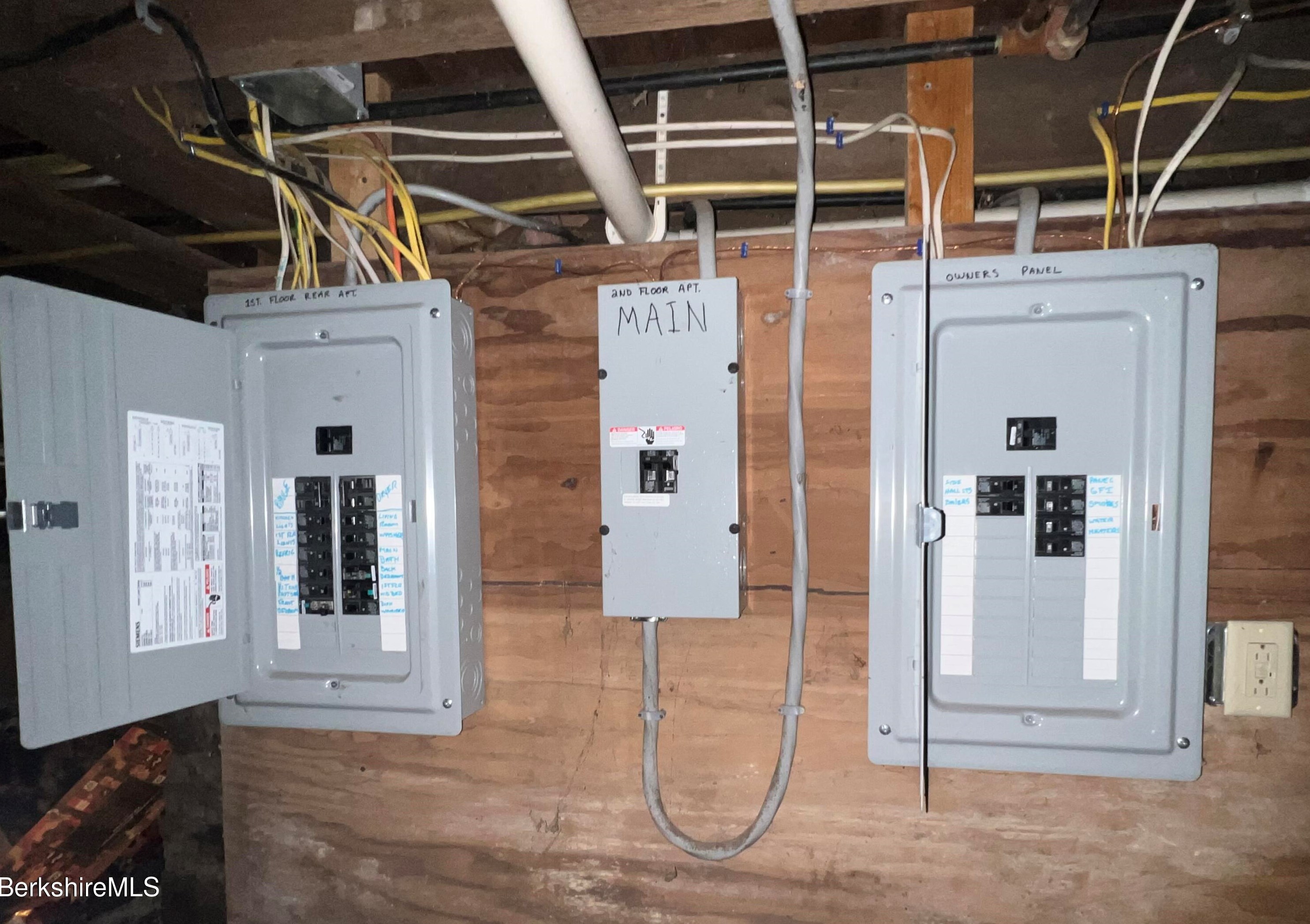 7 Goodrich St, Pittsfield MA 01201-6188 exterior