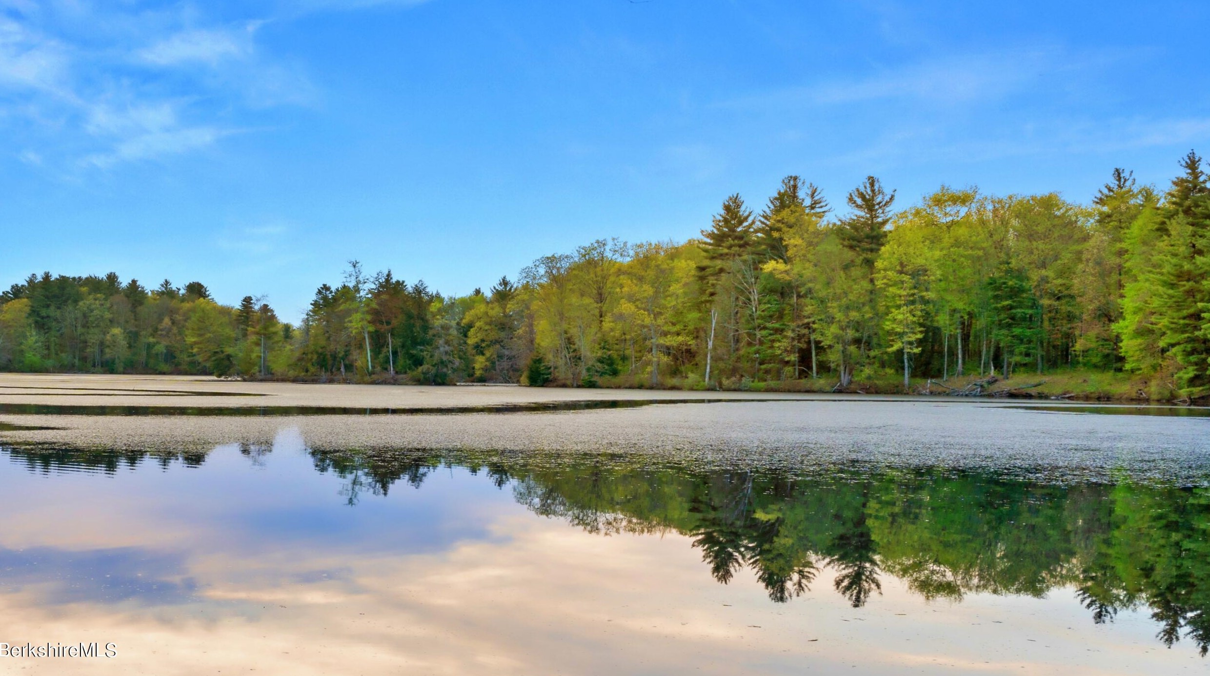 49 Bow Wow Rd, Sheffield MA 01257-9609 exterior