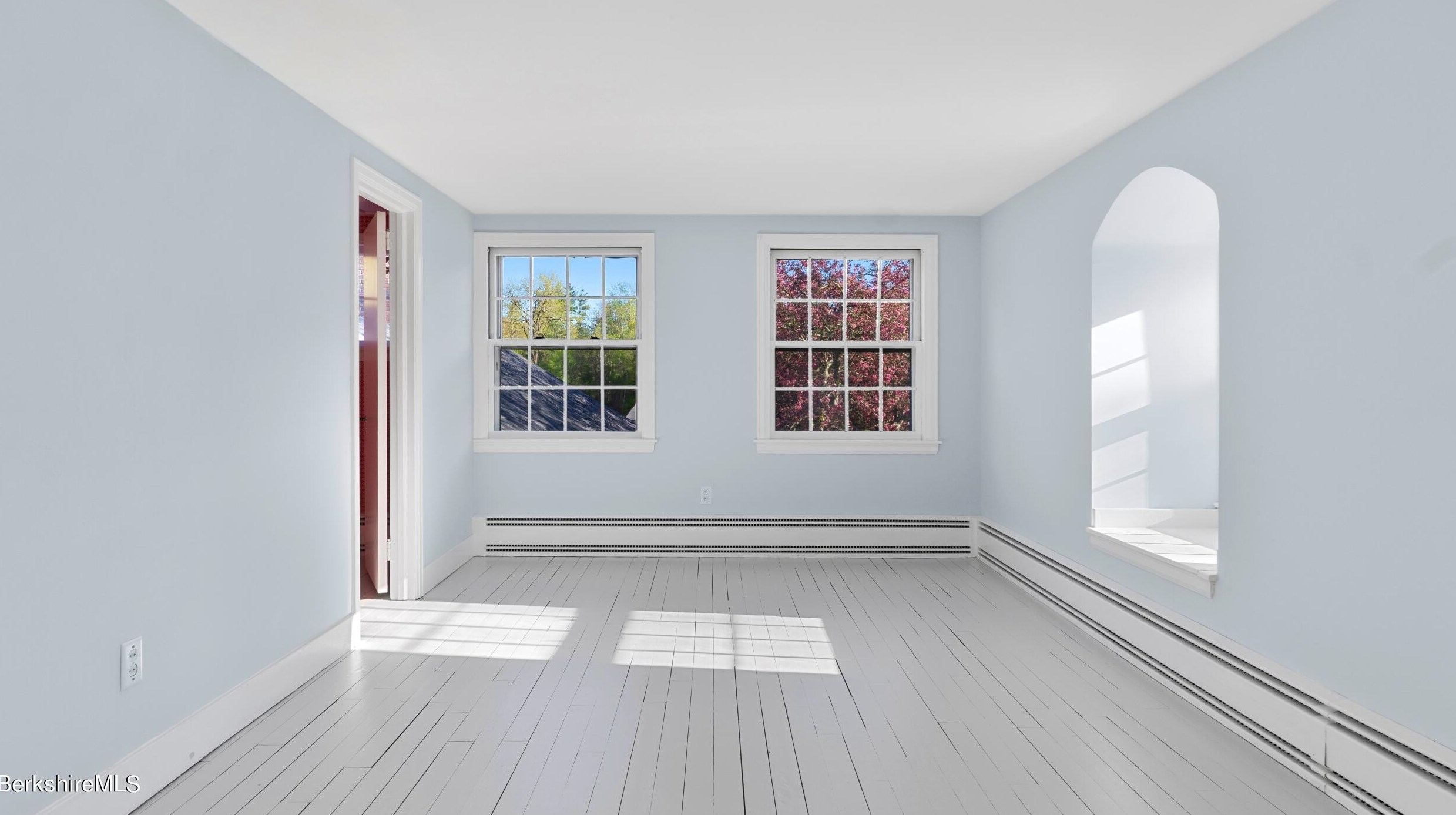 49 Bow Wow Rd, Sheffield MA 01257-9609 exterior